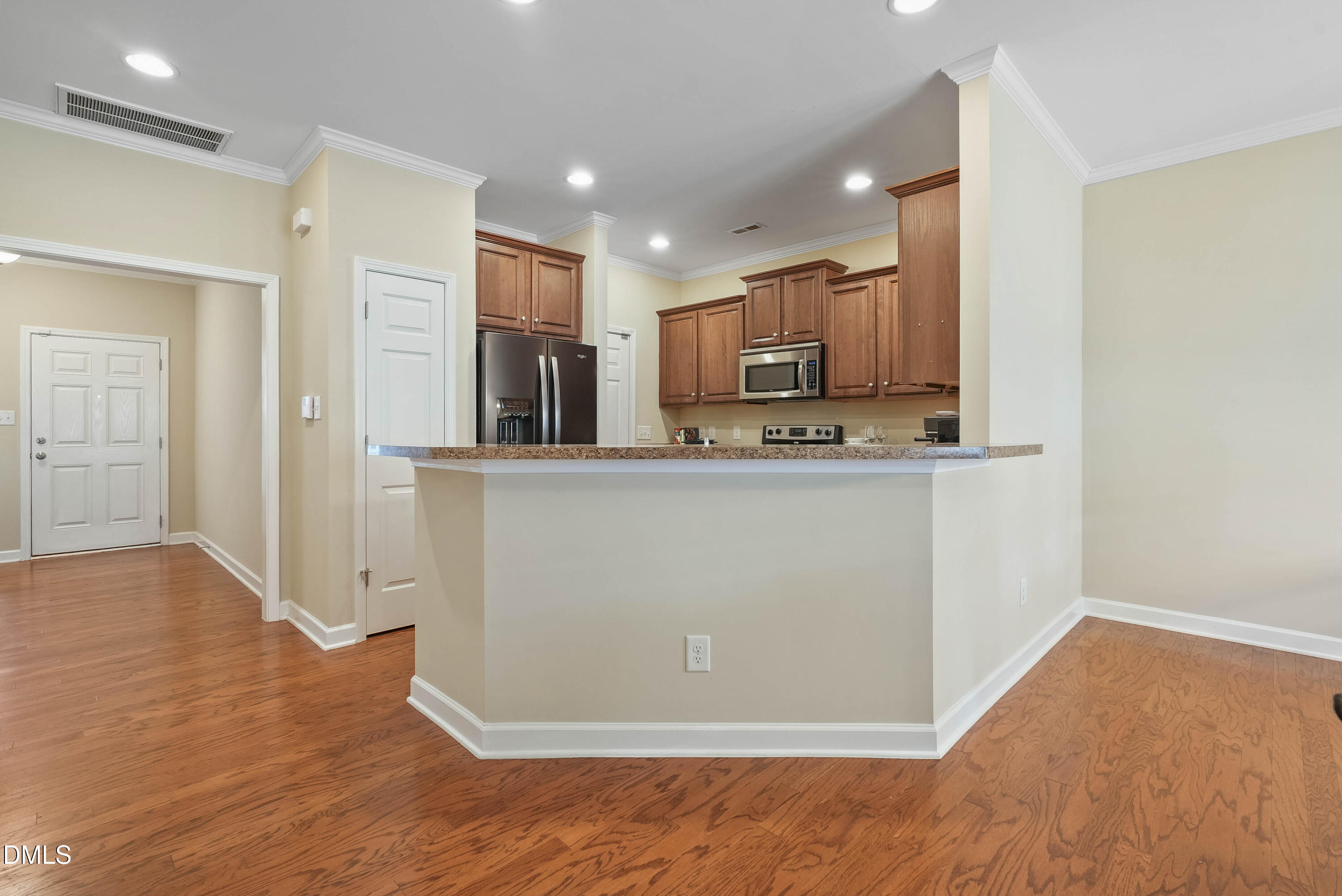 7237 Ladbrooke Street Property Photo 5