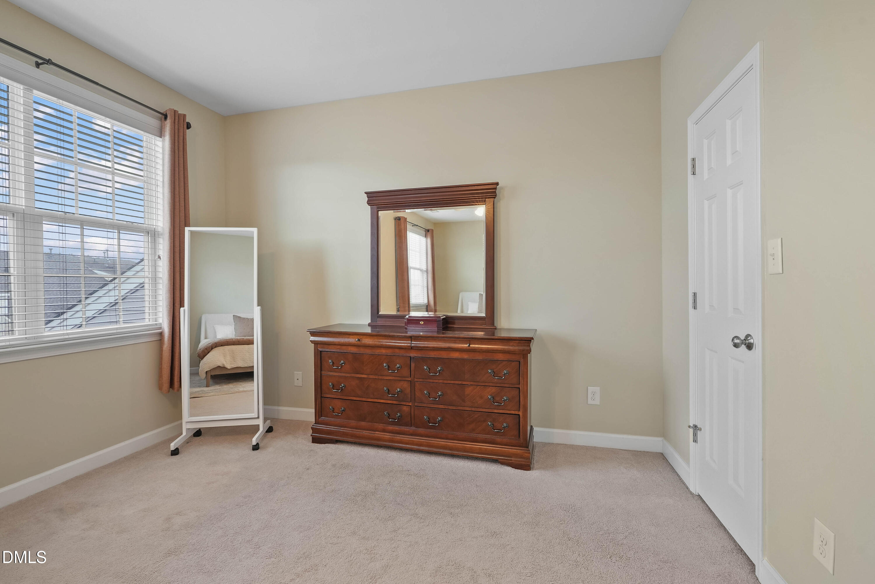7237 Ladbrooke Street Property Photo 23