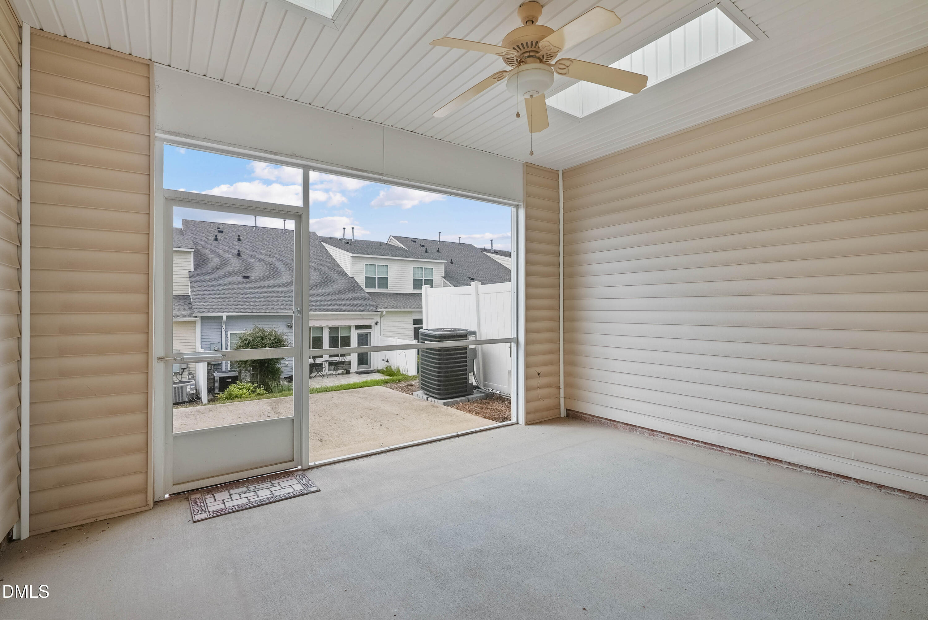 7237 Ladbrooke Street Property Photo 28