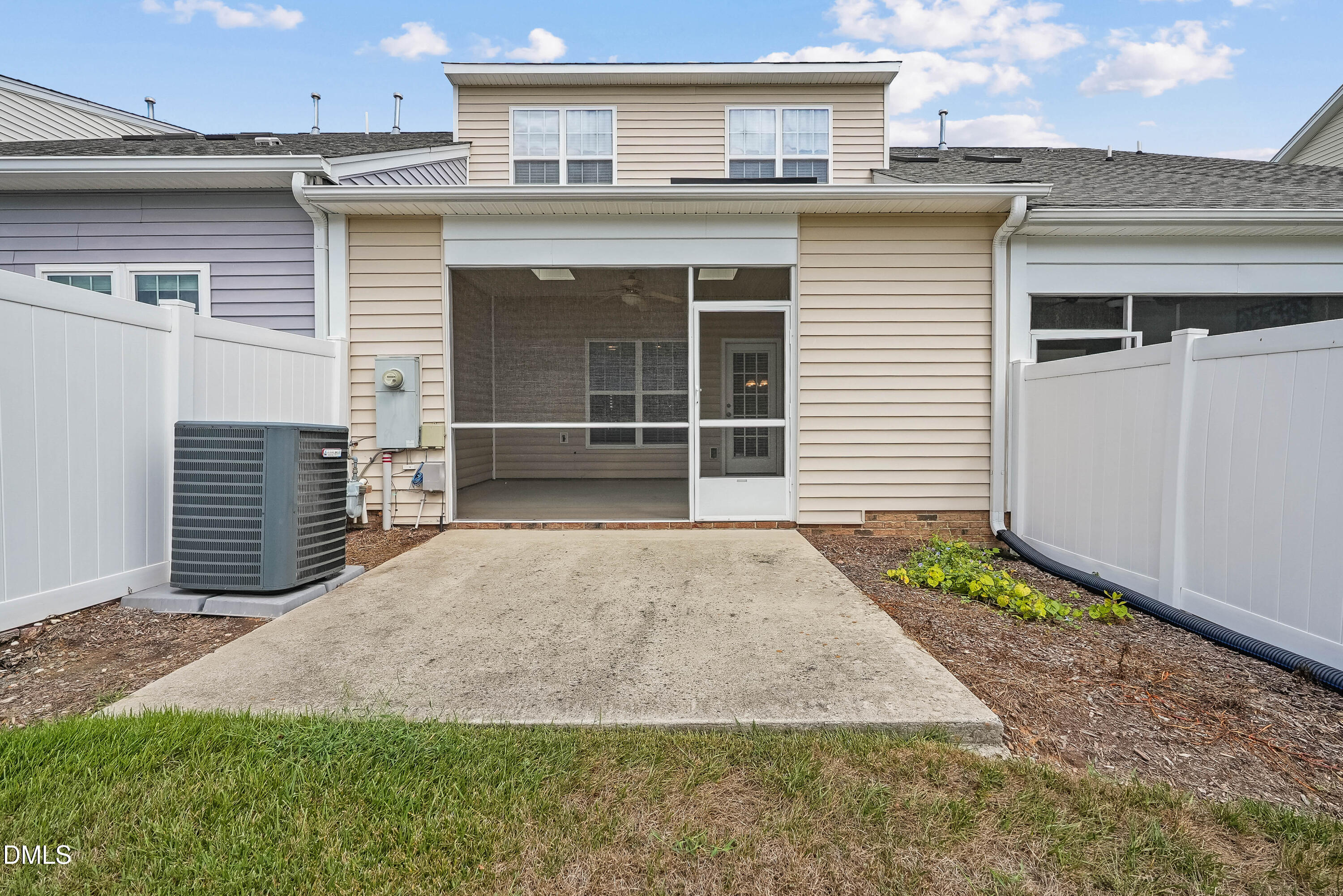 7237 Ladbrooke Street Property Photo 29