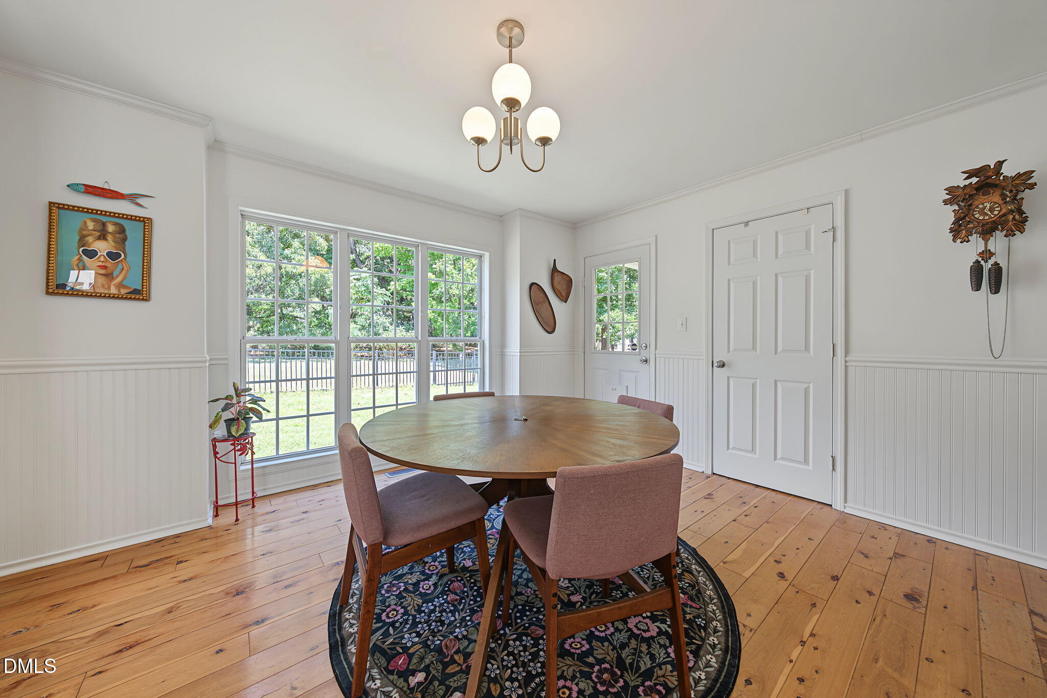 672 Southwick Avenue Property Photo 4