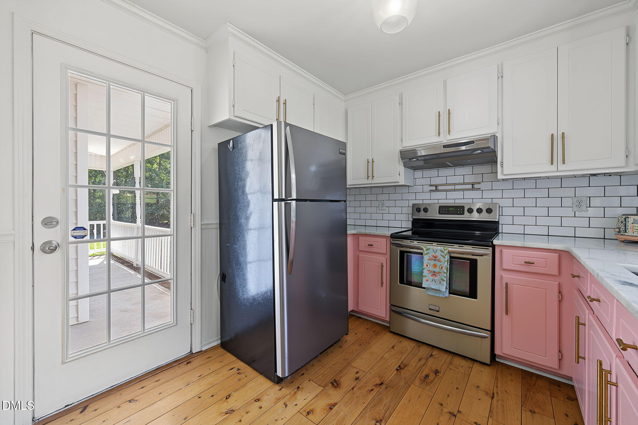 672 Southwick Avenue Property Photo 17