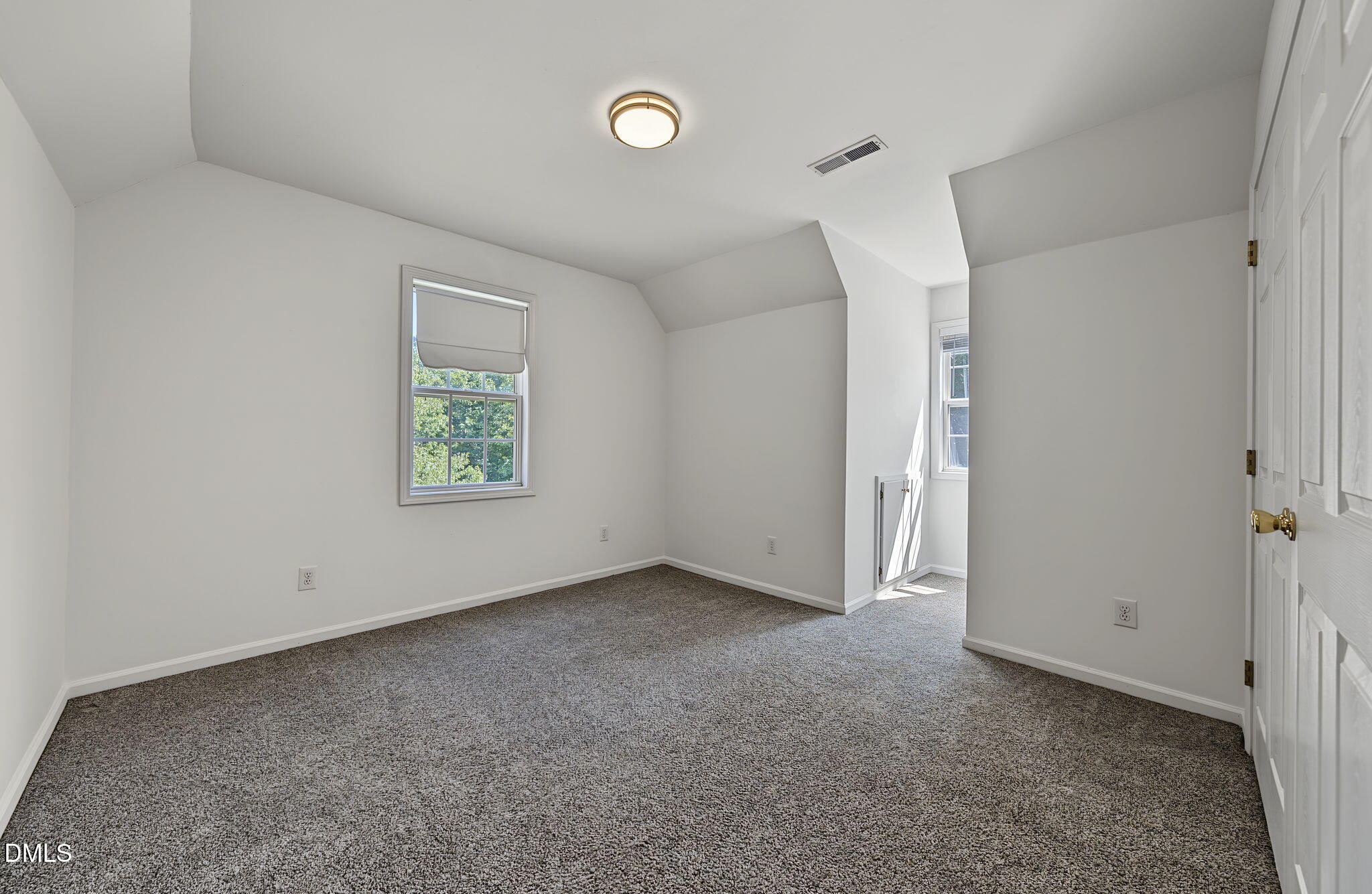 672 Southwick Avenue Property Photo 29