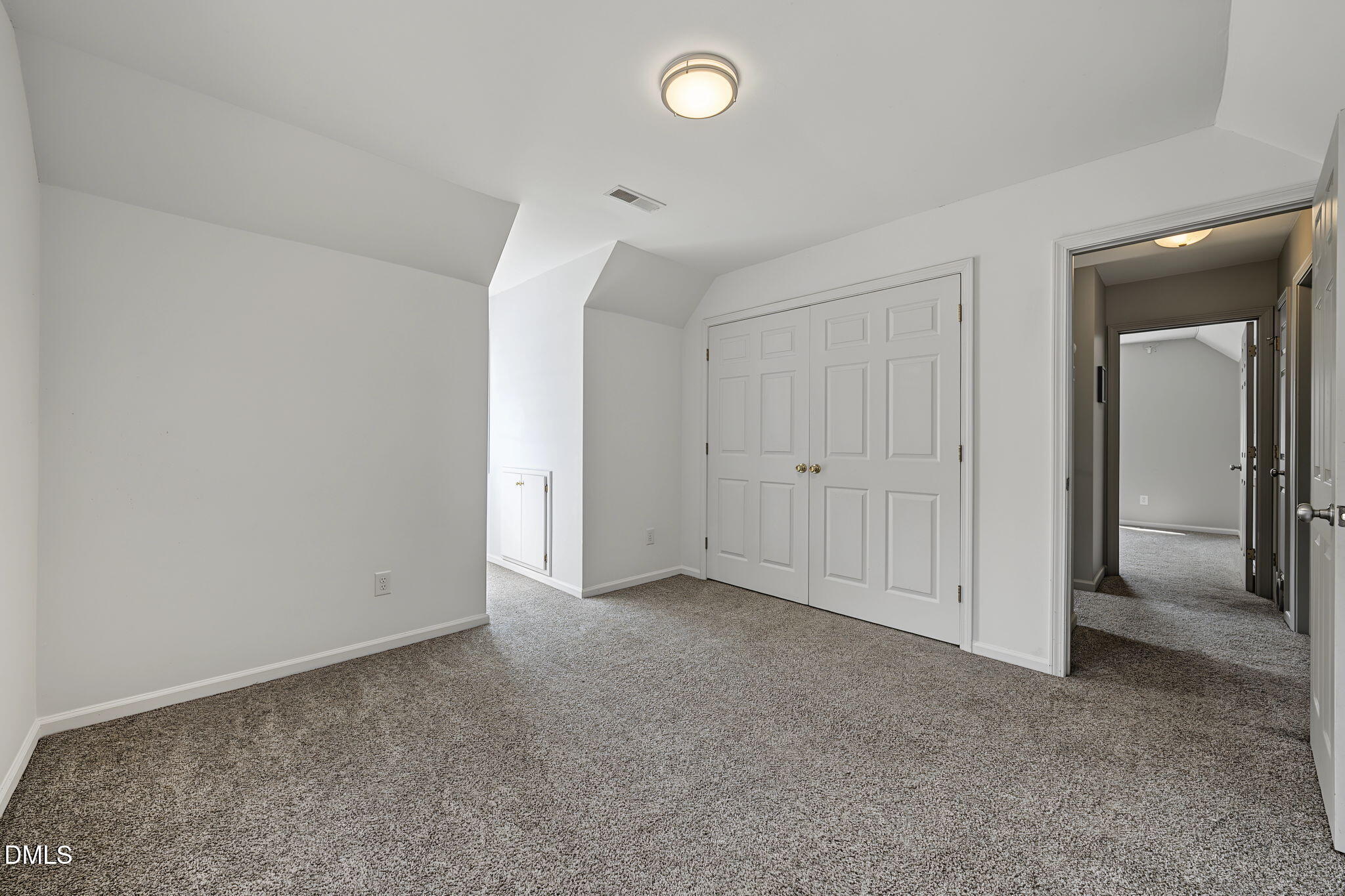 672 Southwick Avenue Property Photo 30