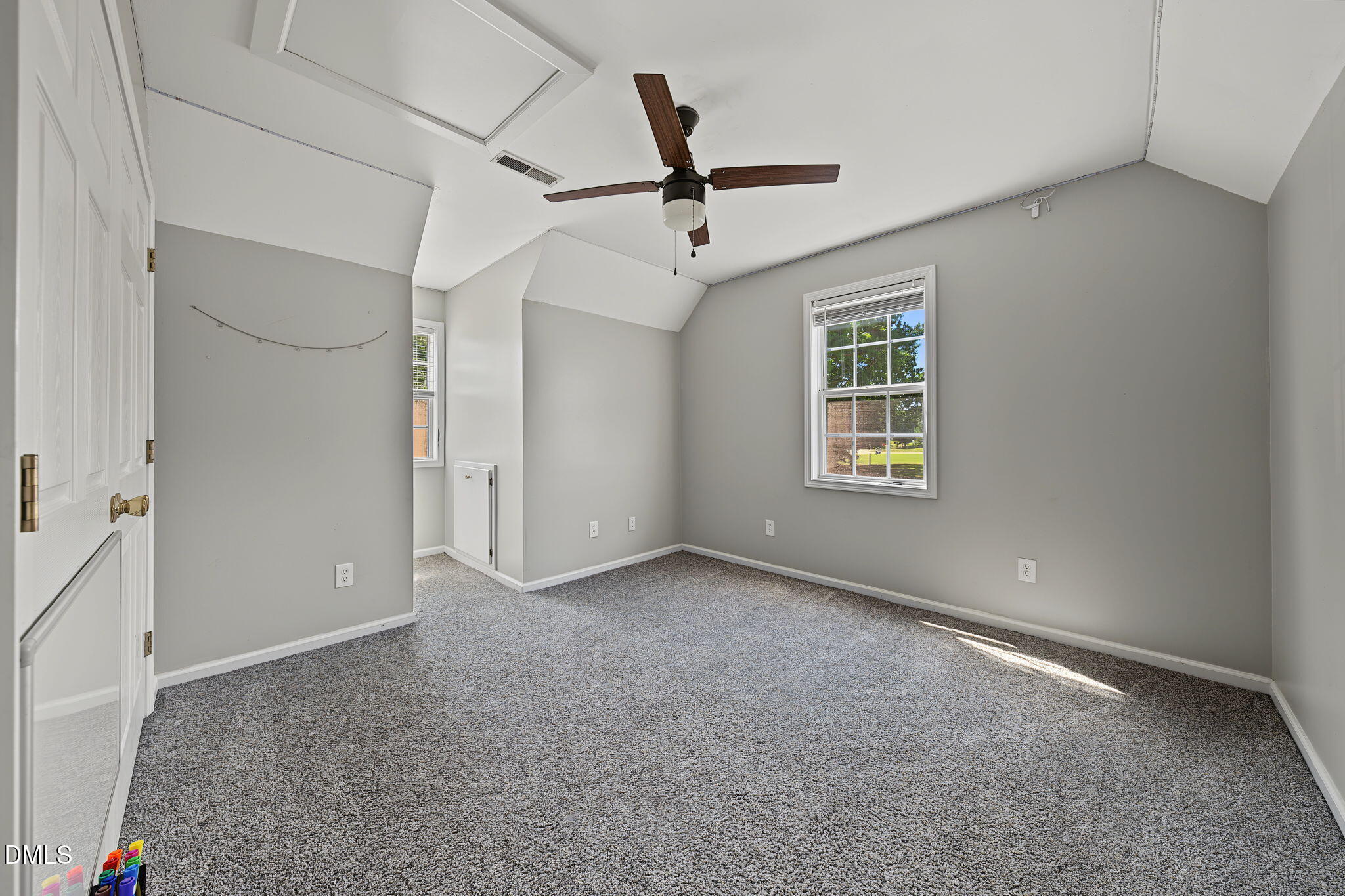 672 Southwick Avenue Property Photo 33