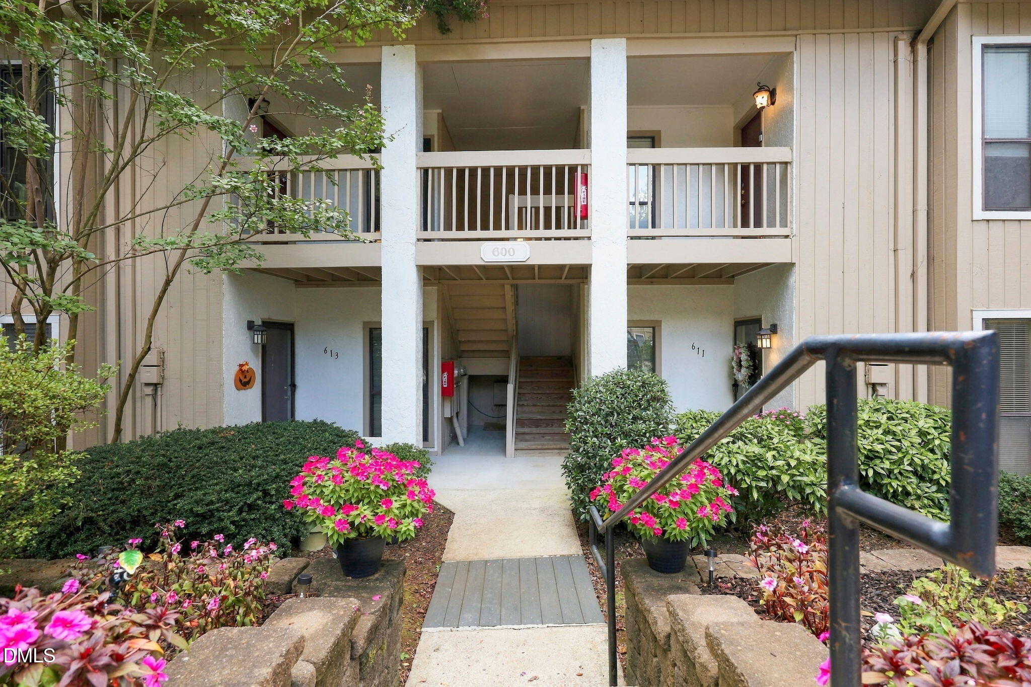 623 New Kent Place Property Photo 2