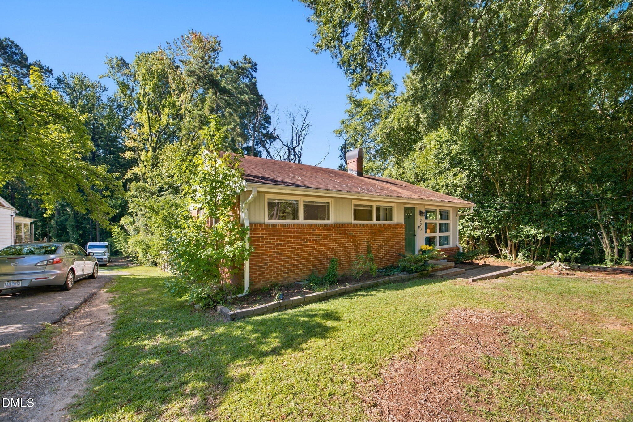 223 Adams Street Property Photo 3