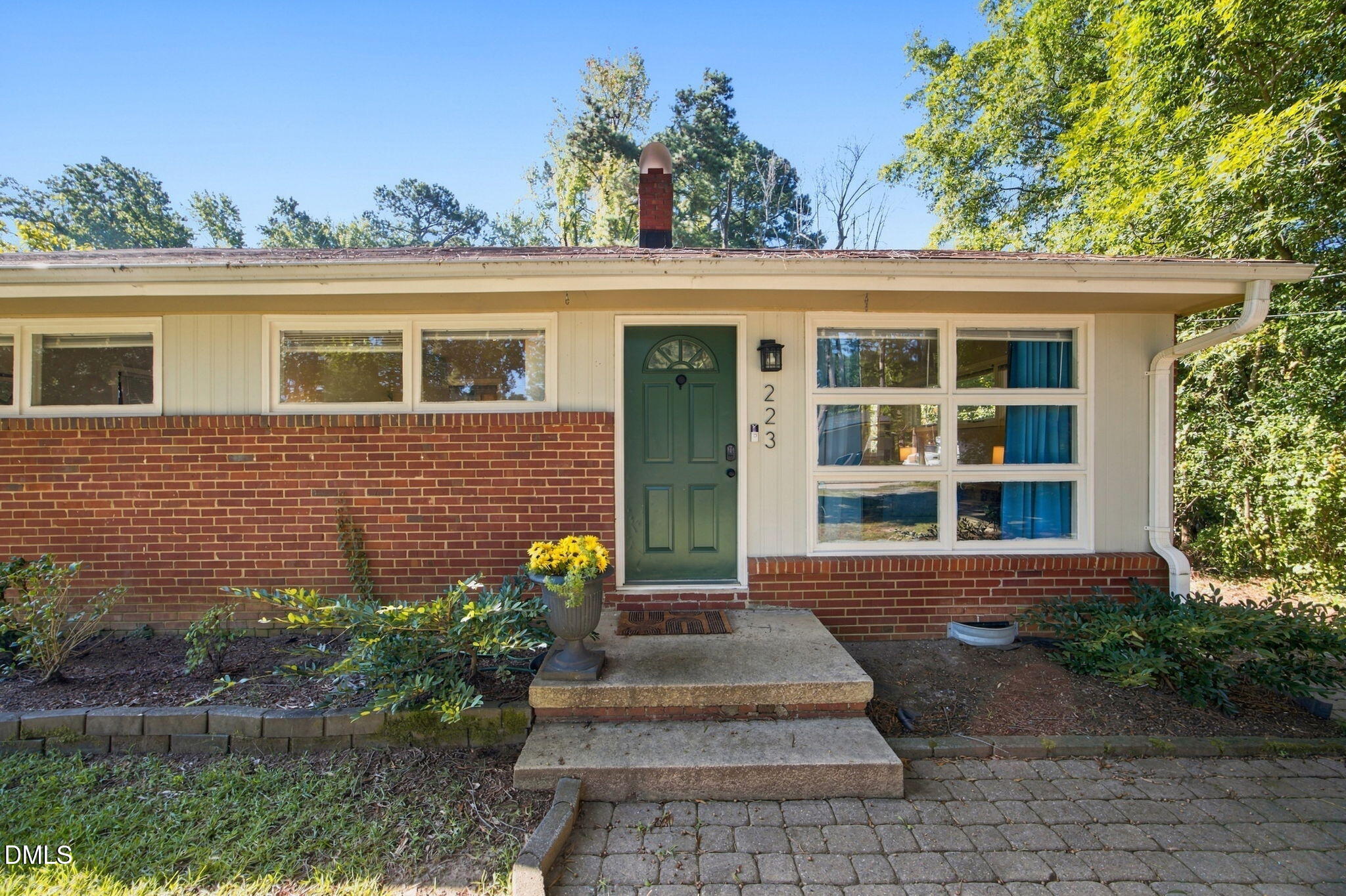 223 Adams Street Property Photo 4