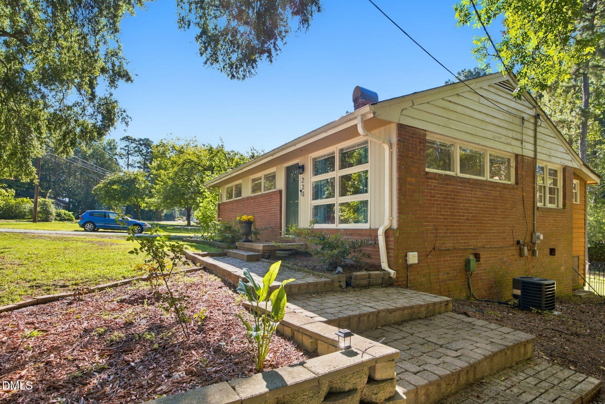 223 Adams Street Property Photo 5