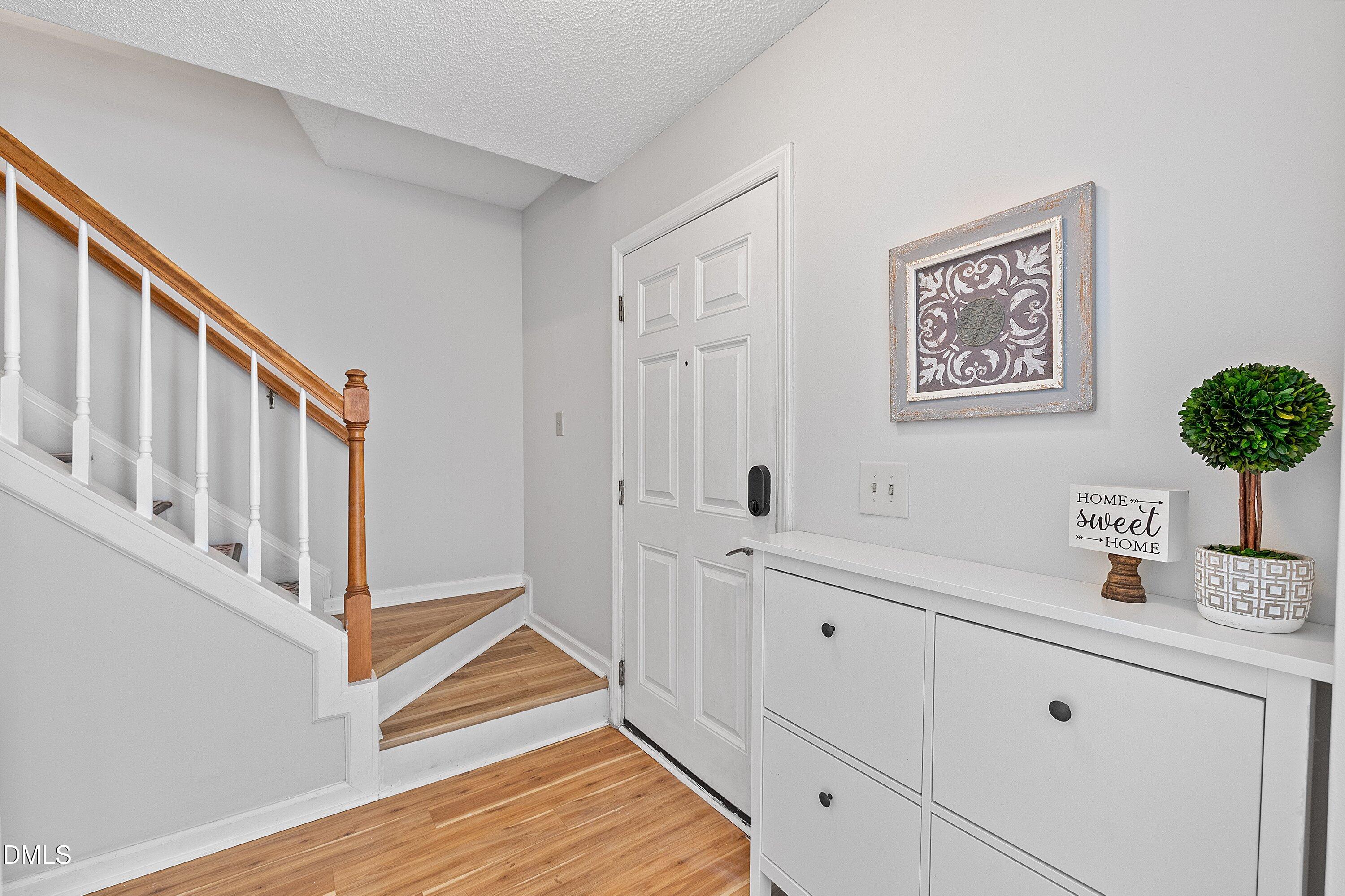 109 Romaine Court Property Photo 6