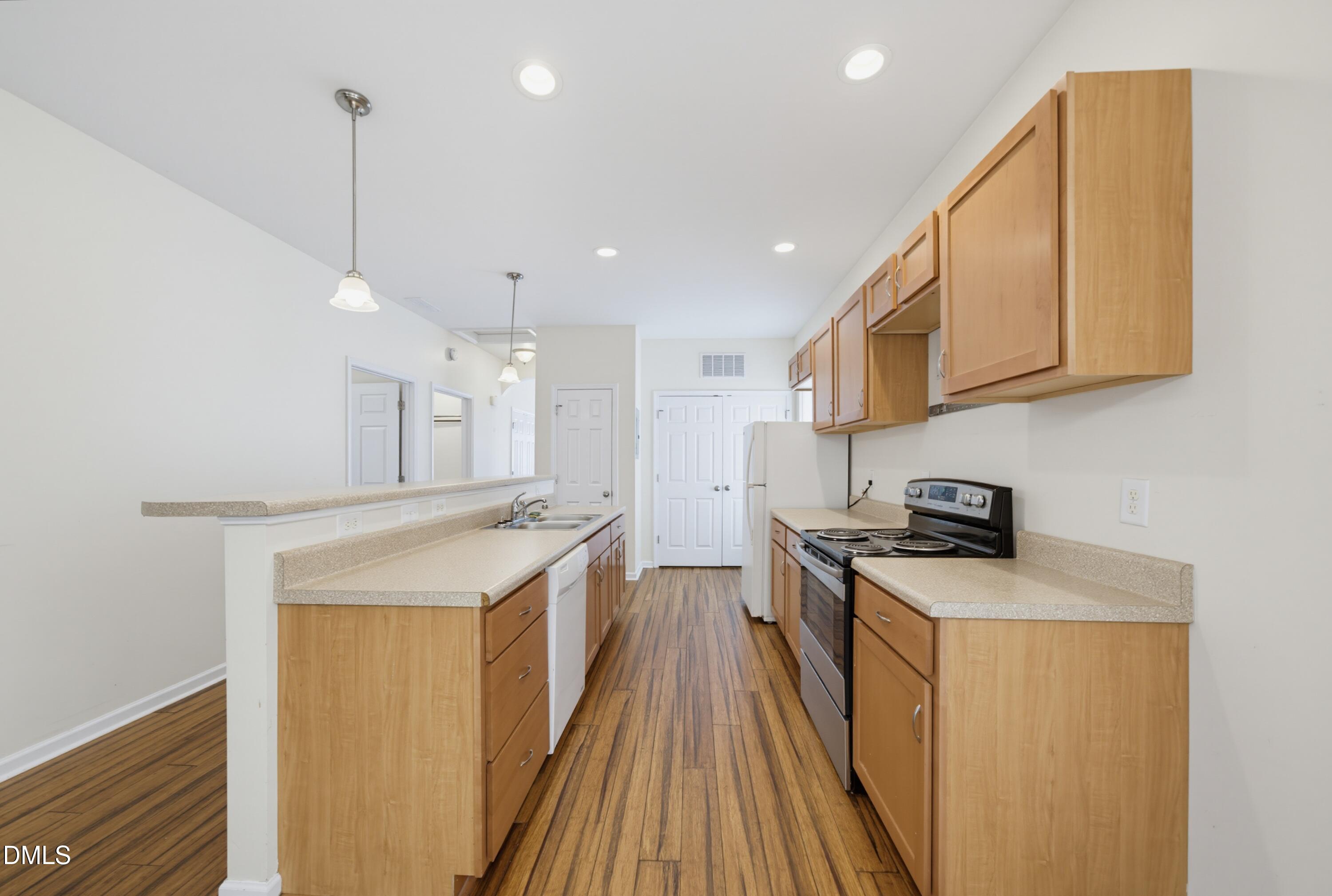 1113 Spruce Street Property Photo 11