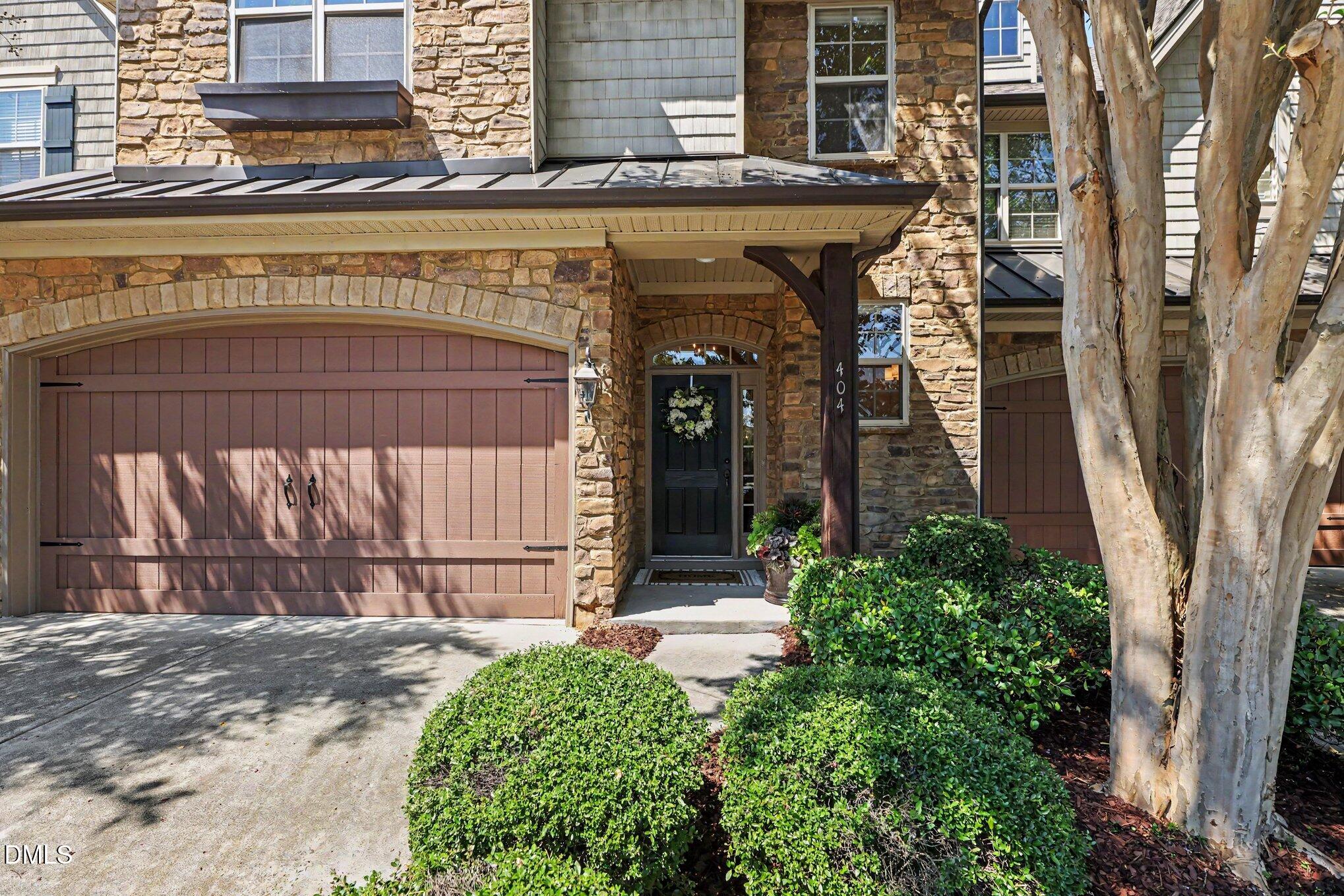 404 Travertine Drive Property Photo 2