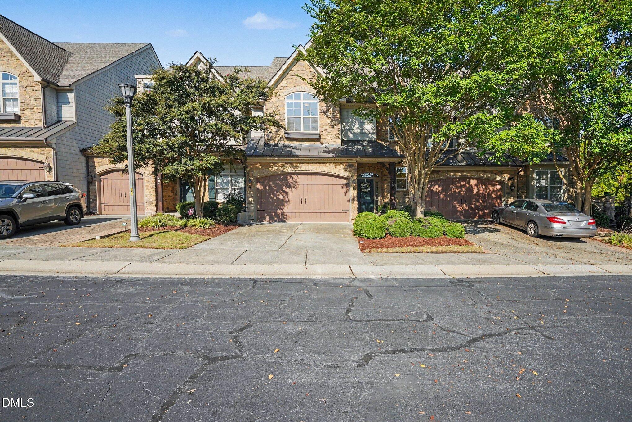 404 Travertine Drive Property Photo 3