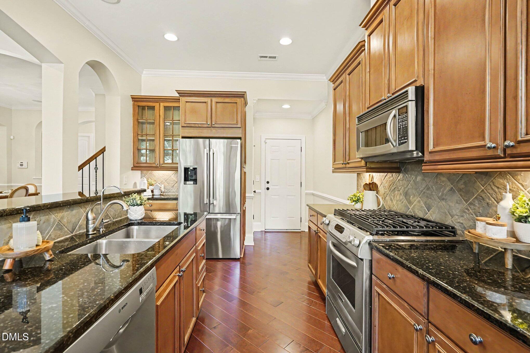 404 Travertine Drive Property Photo 13