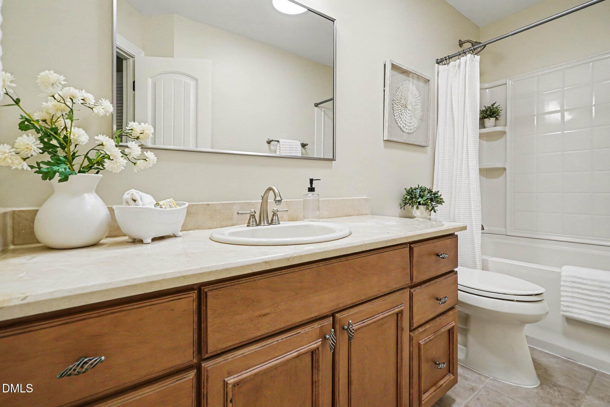 404 Travertine Drive Property Photo 23