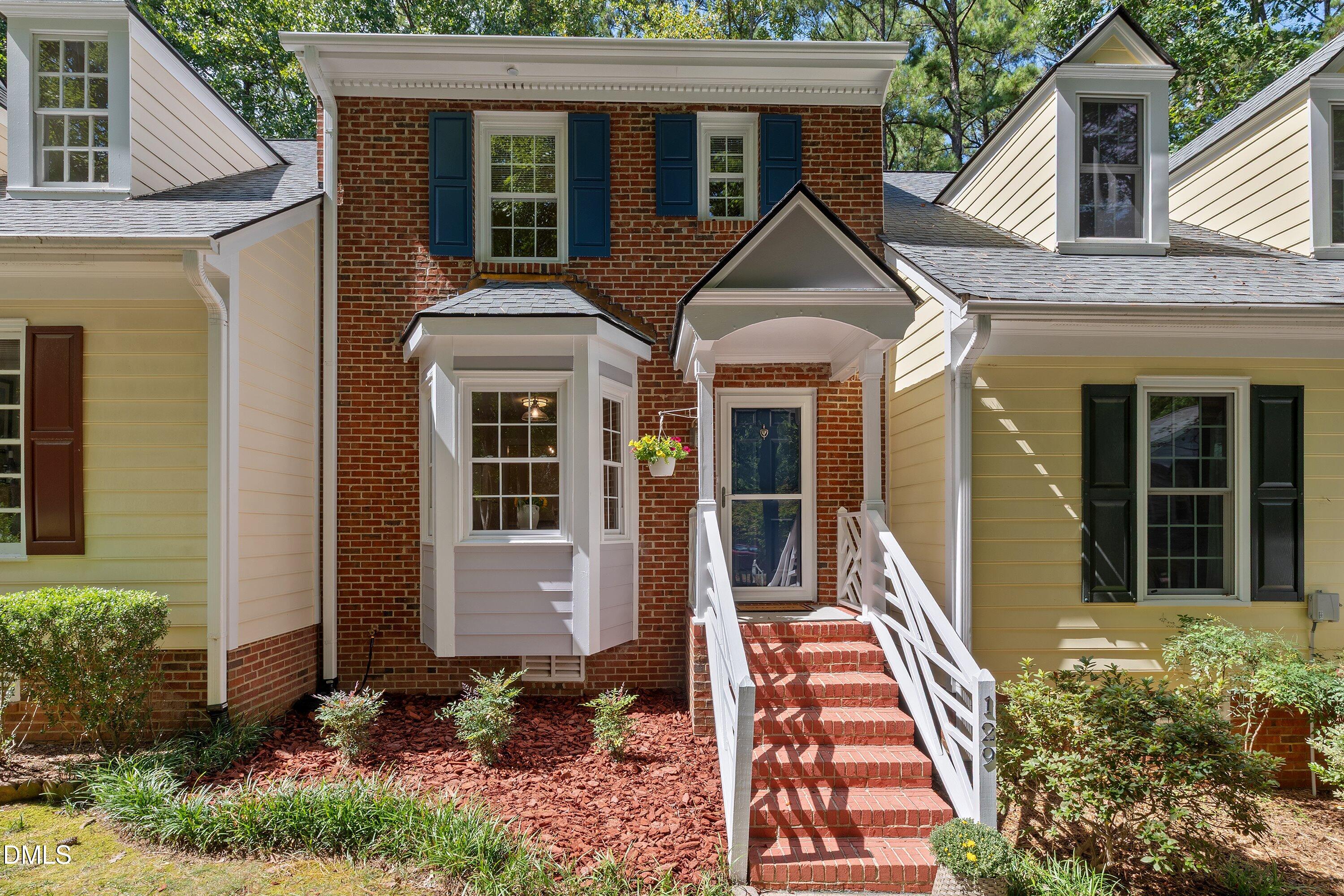 129 Hedgerow Court Property Photo 1