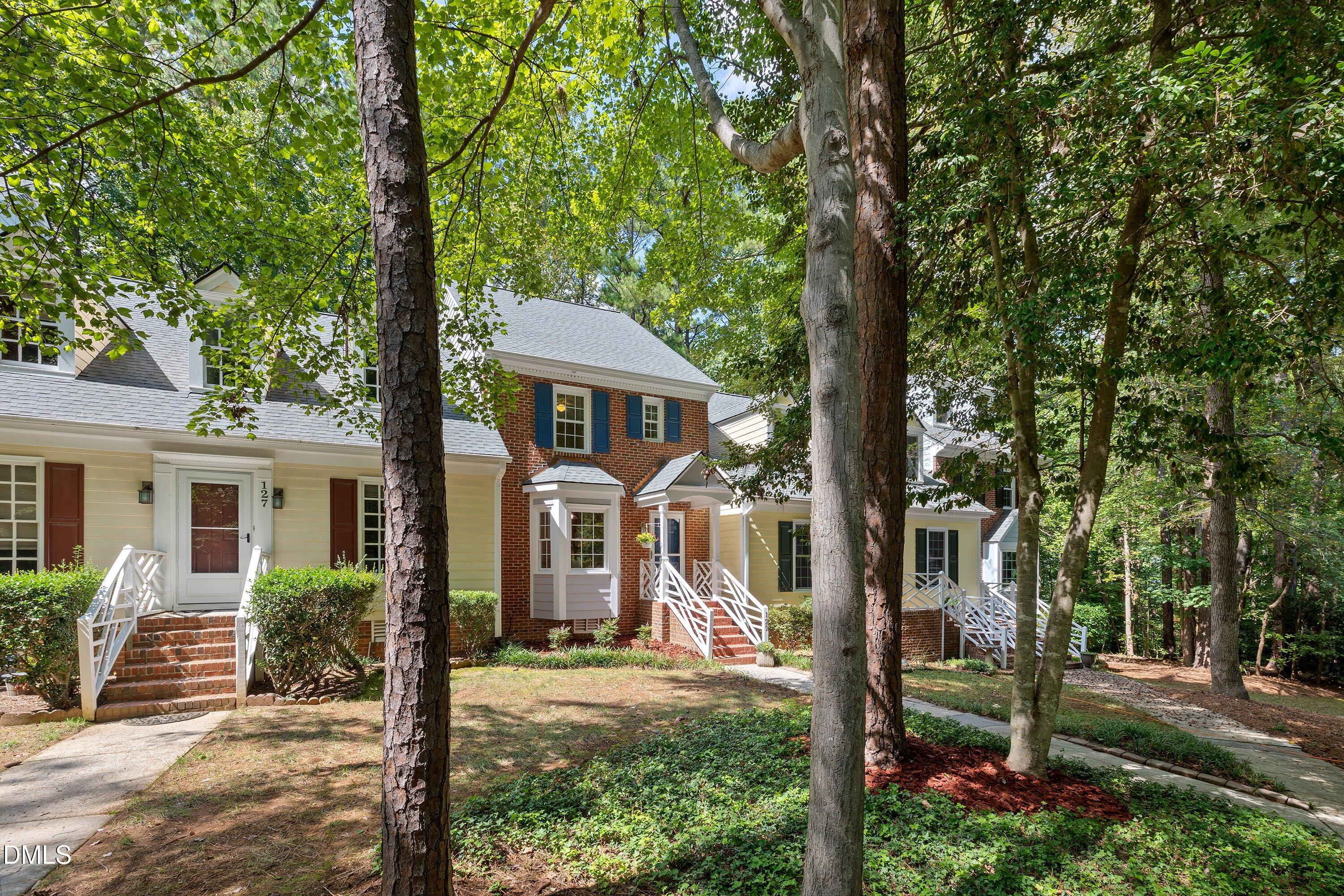 129 Hedgerow Court Property Photo 2