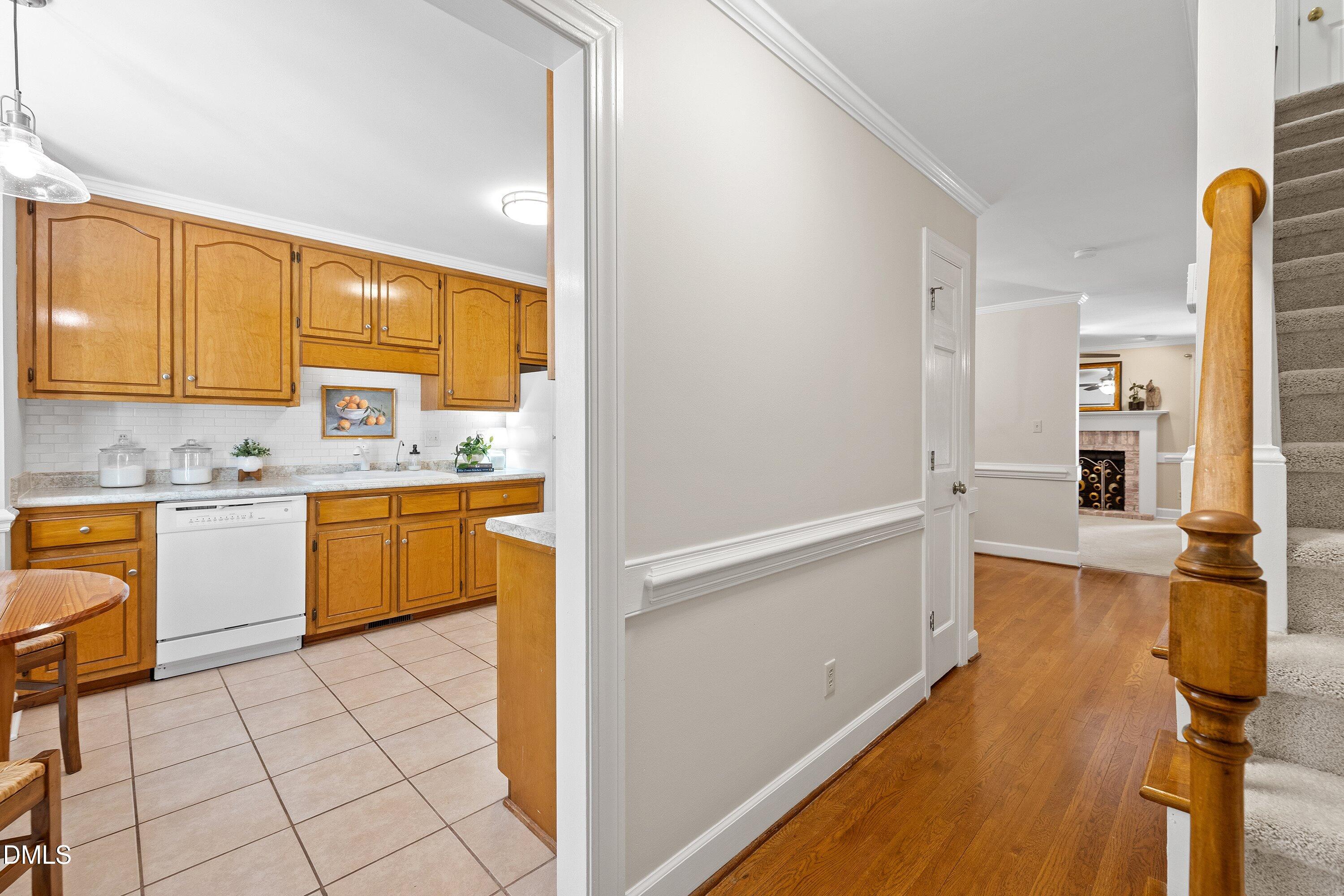 129 Hedgerow Court Property Photo 5