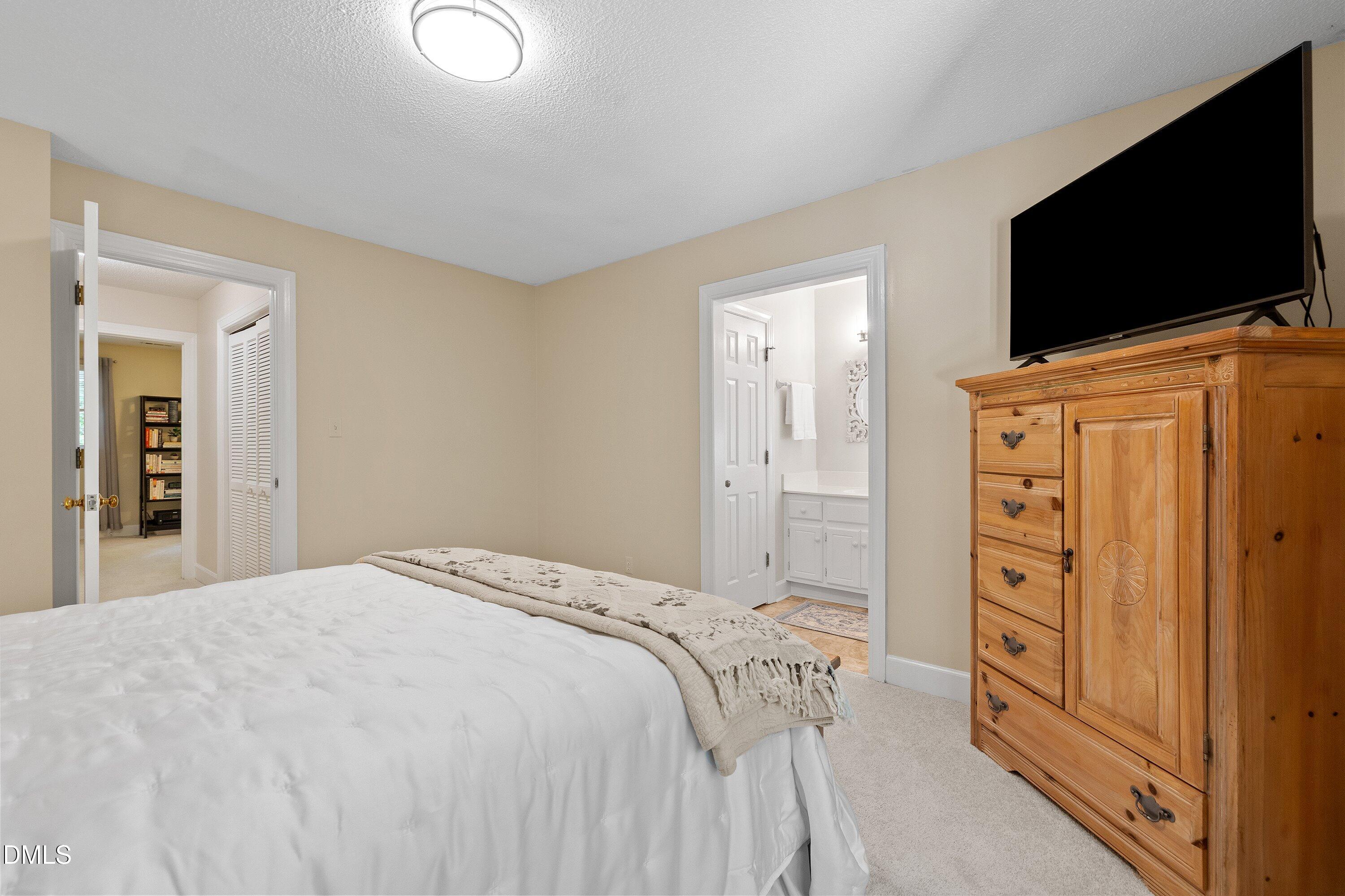 129 Hedgerow Court Property Photo 23