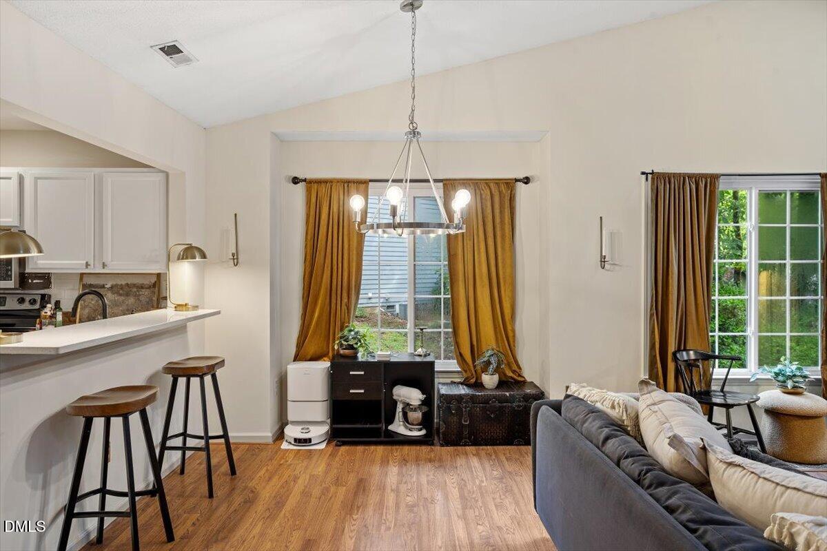 4 Icon Court Property Photo 9