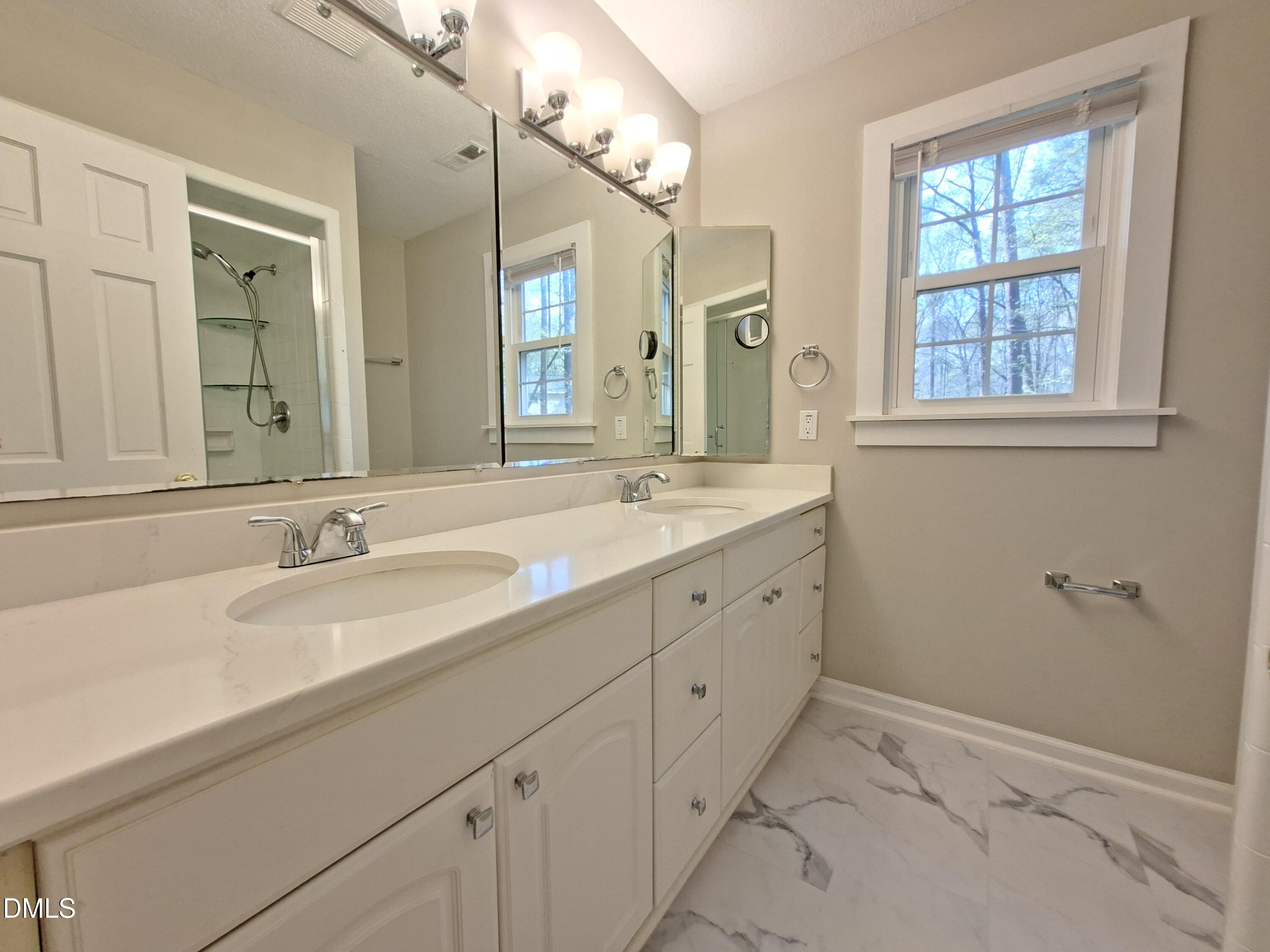 104 Eagle Court Property Photo 4