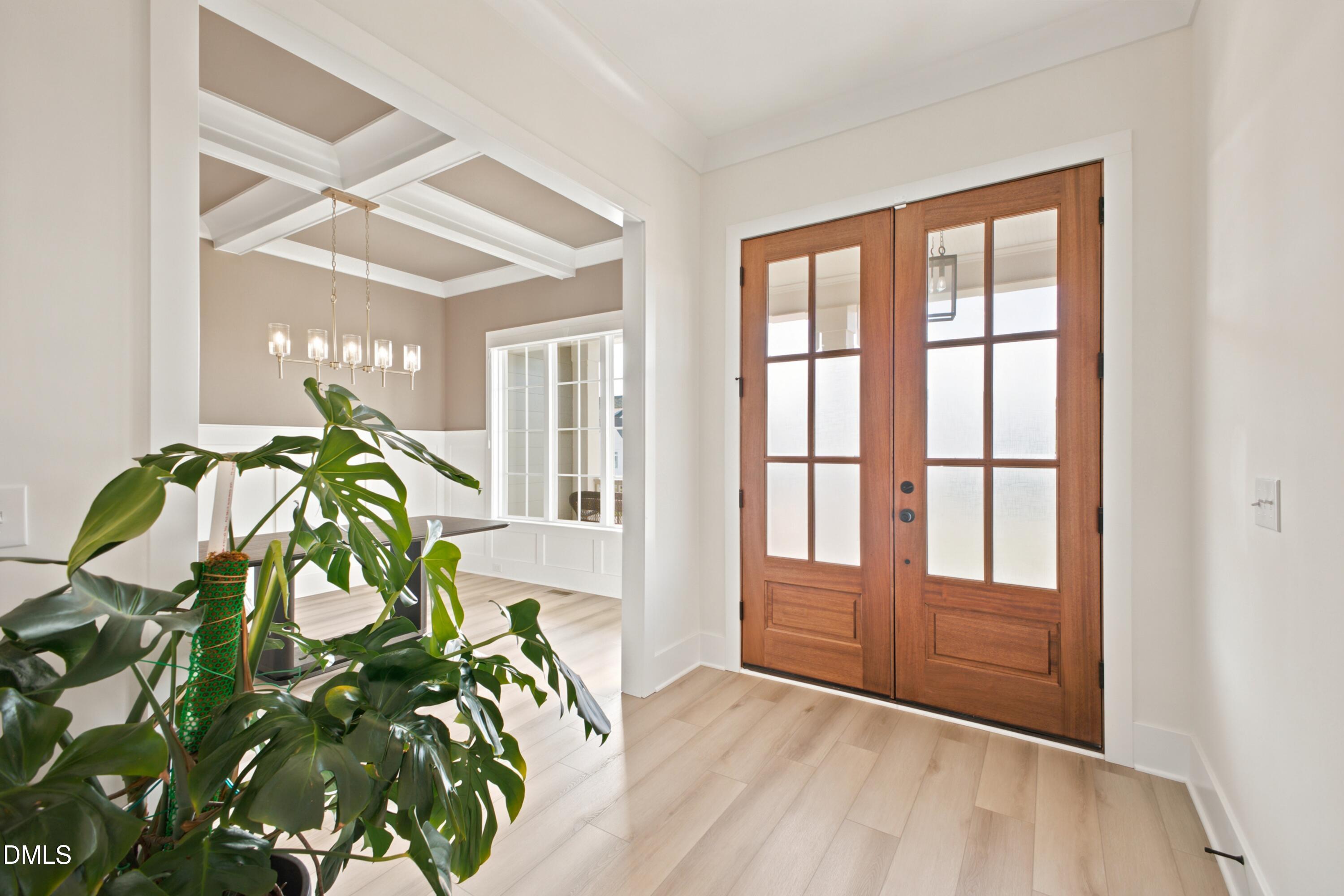 1045 Azalea Garden Circle Property Photo 6