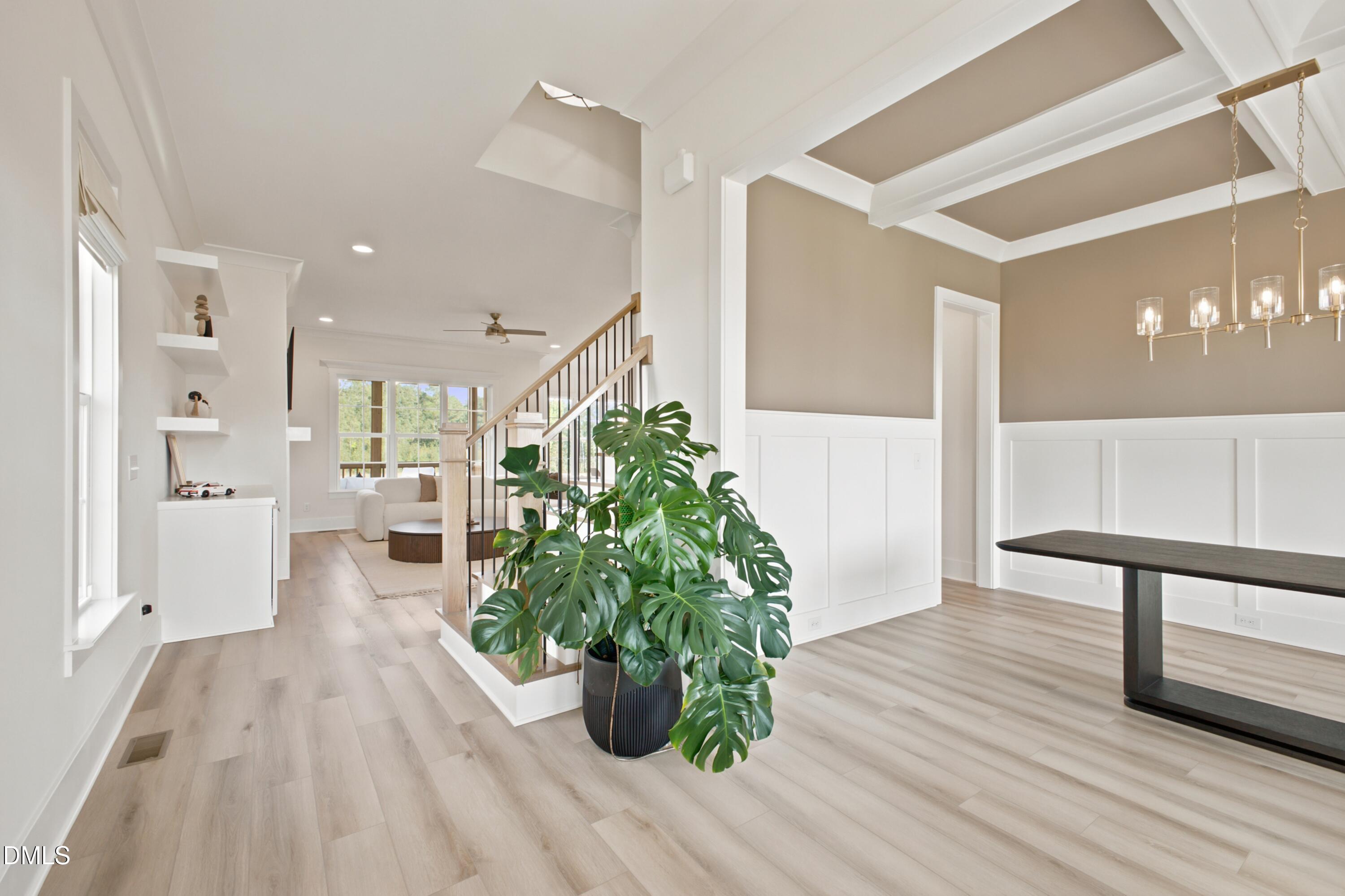 1045 Azalea Garden Circle Property Photo 8