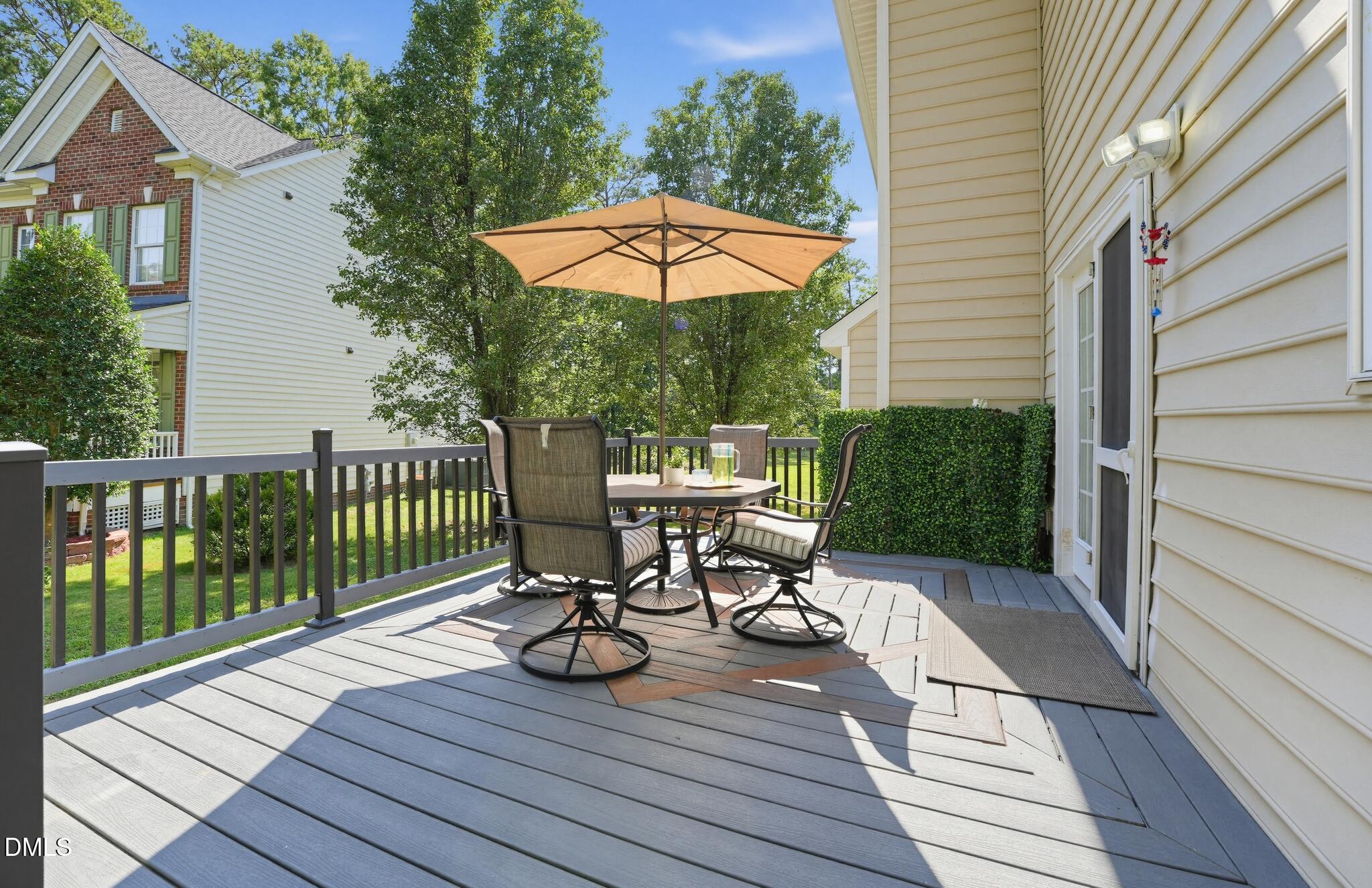 100 Drakeshire Court Property Photo 32