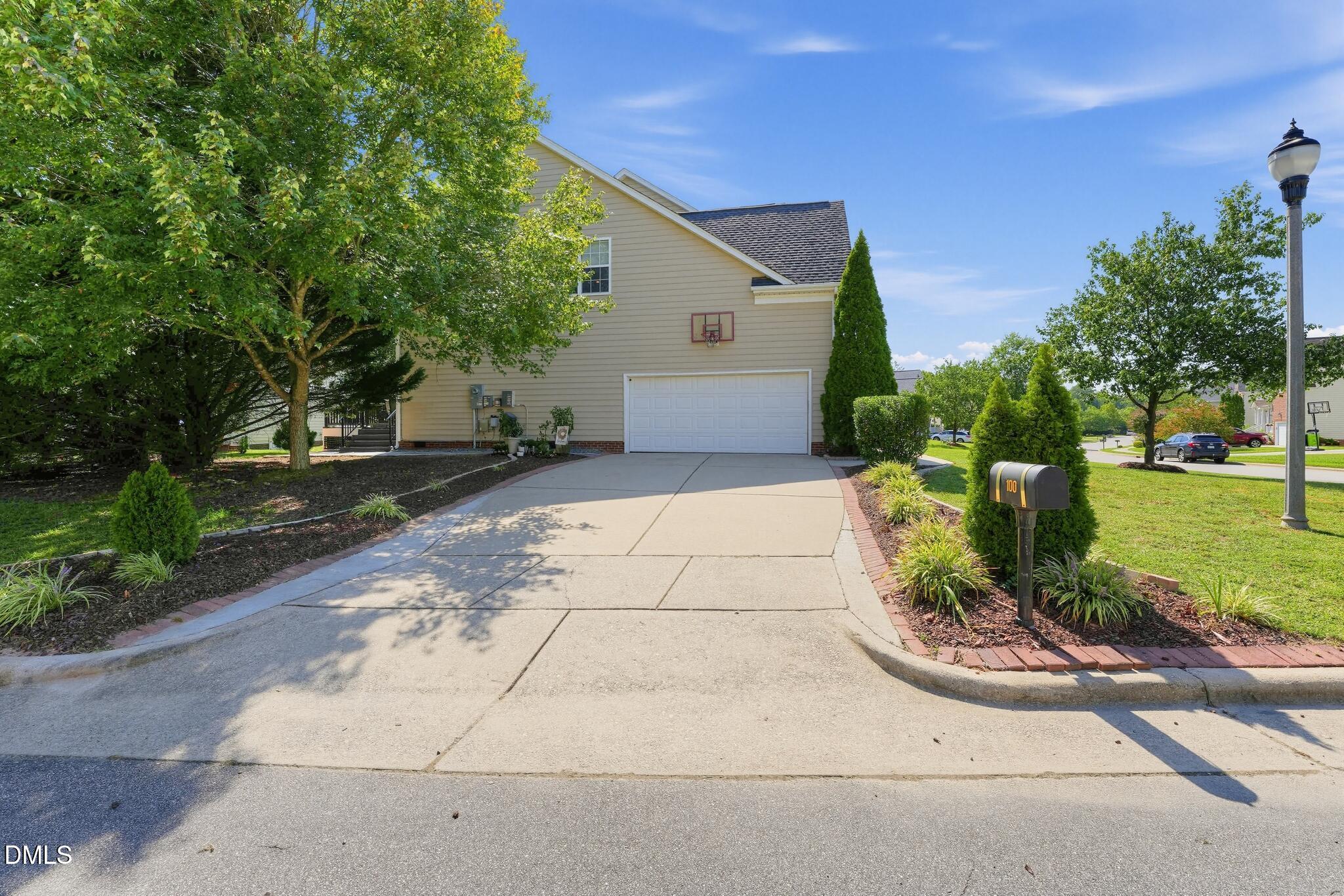 100 Drakeshire Court Property Photo 36