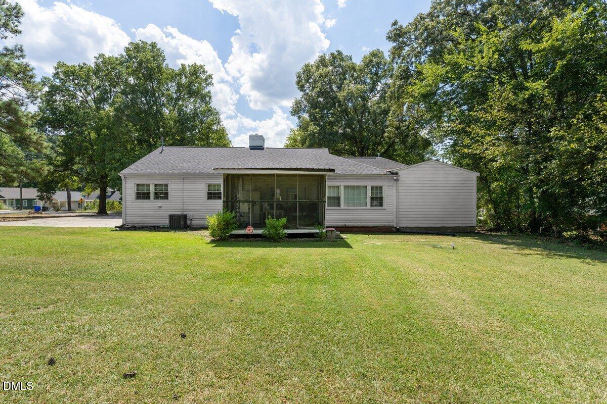 2605 Holloway Street Property Photo 5