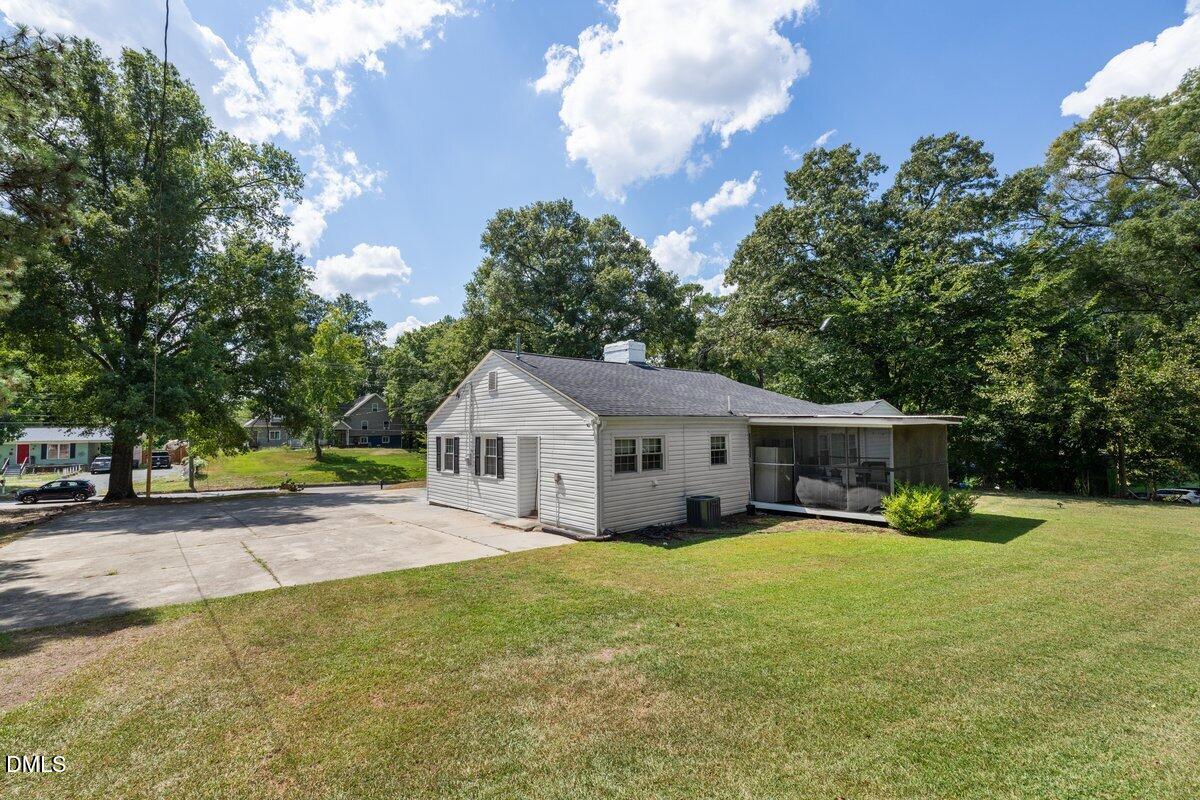 2605 Holloway Street Property Photo 6