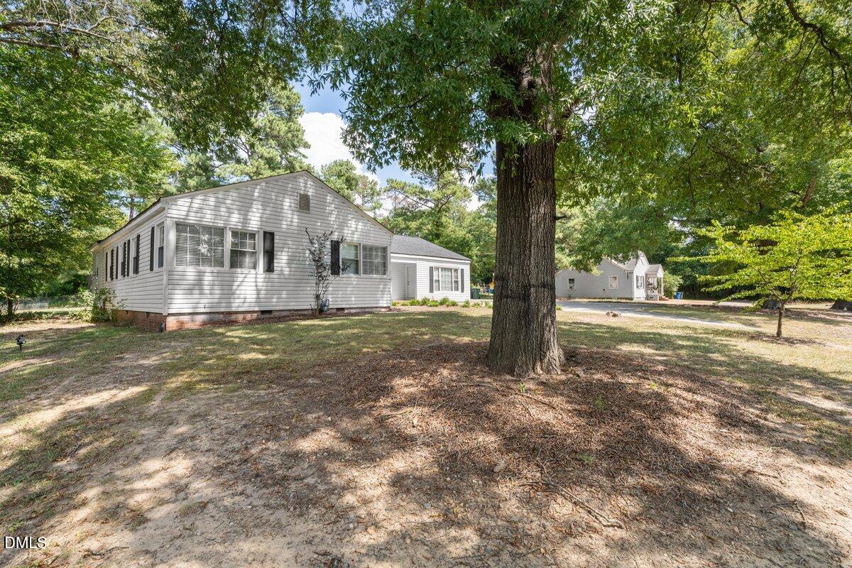 2605 Holloway Street Property Photo 7