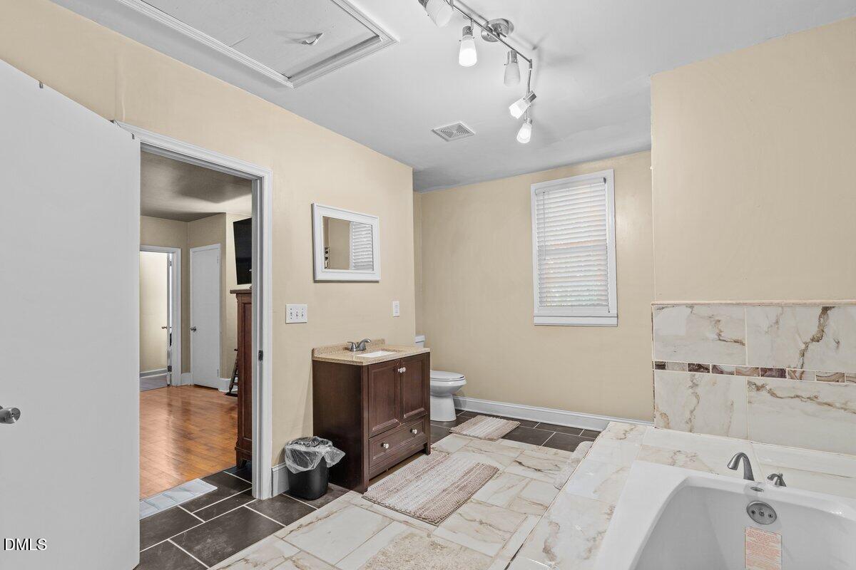 2605 Holloway Street Property Photo 12