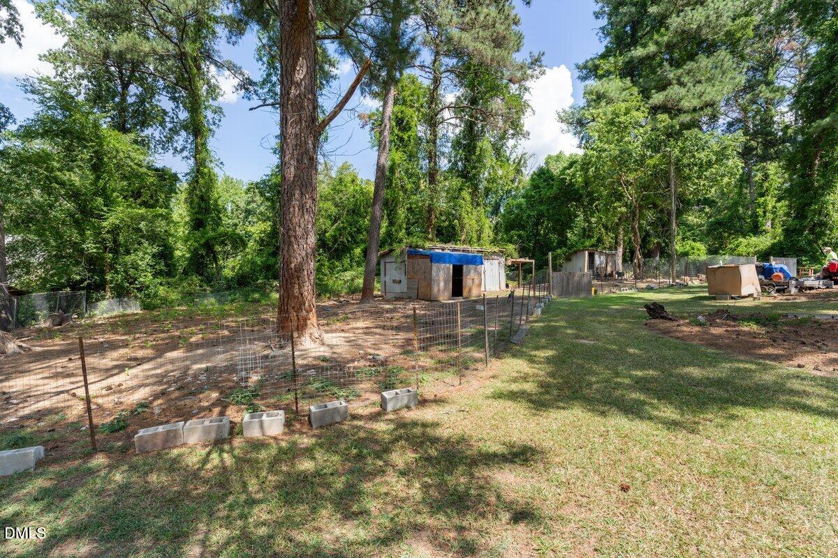 2605 Holloway Street Property Photo 32