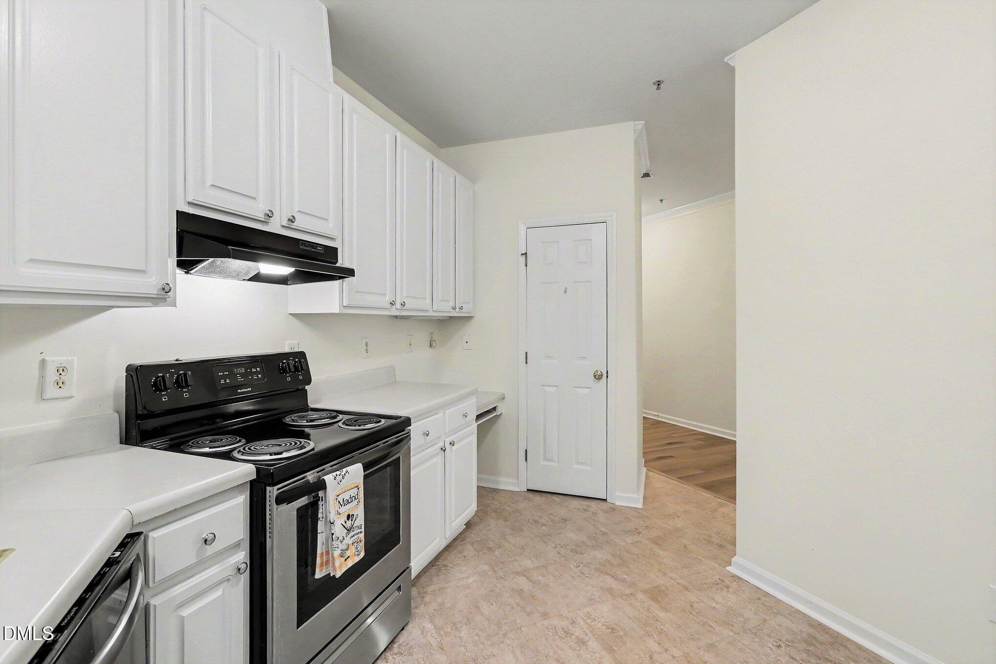 511 Glenolden Court Property Photo 10