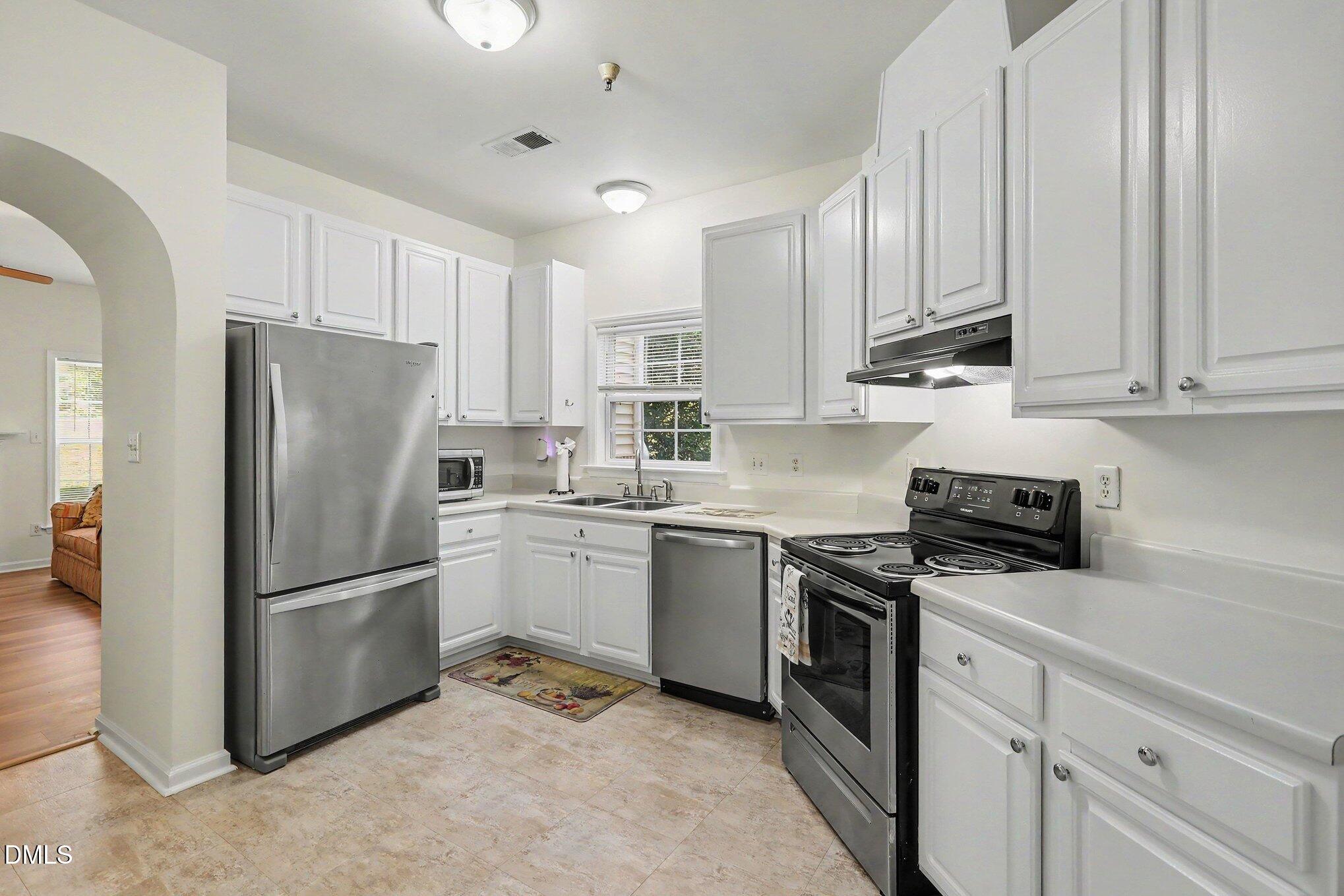 511 Glenolden Court Property Photo 11