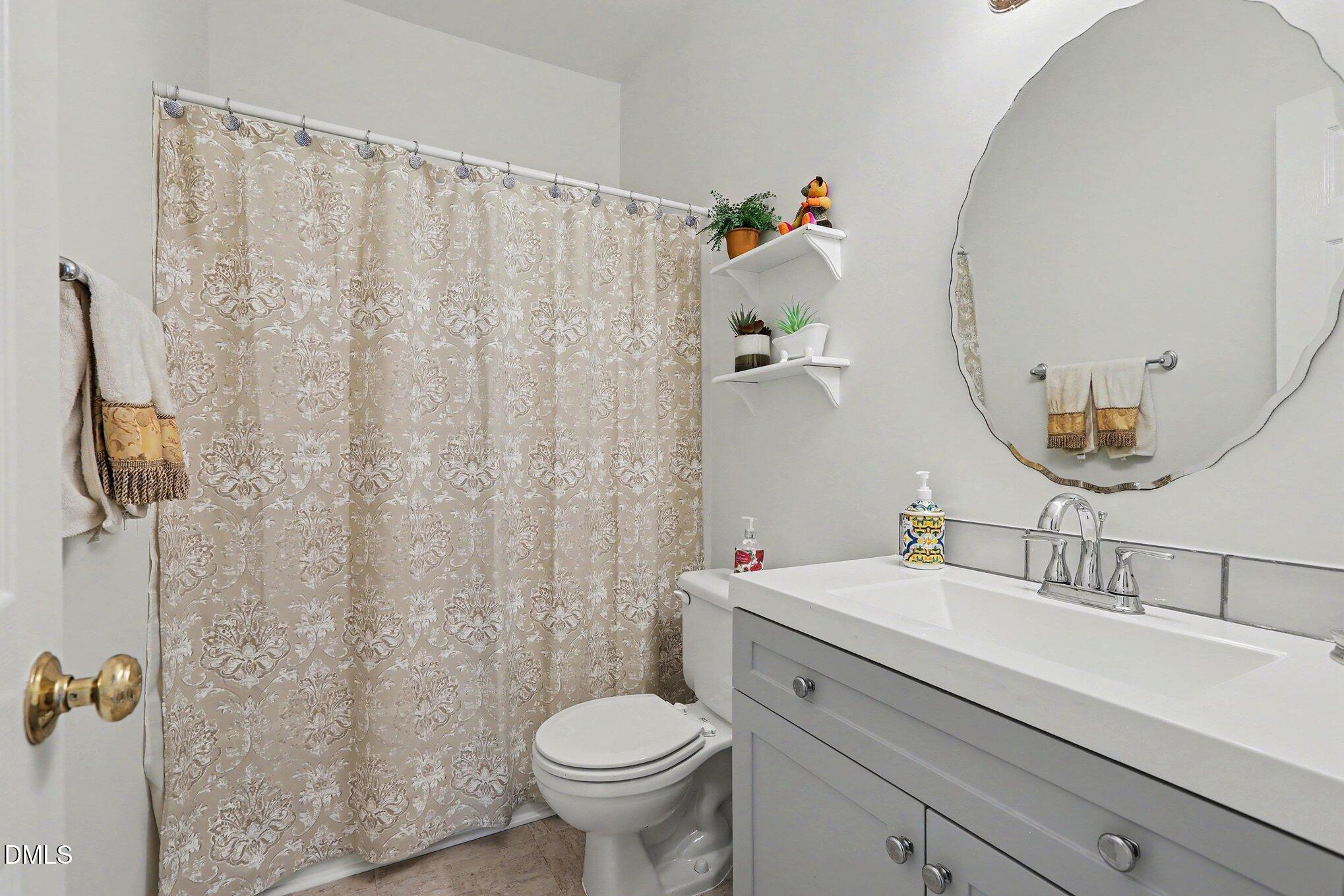 511 Glenolden Court Property Photo 23