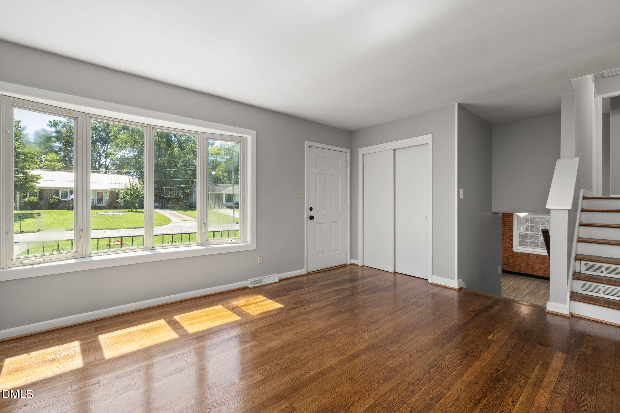135 Emerald Circle Property Photo 3