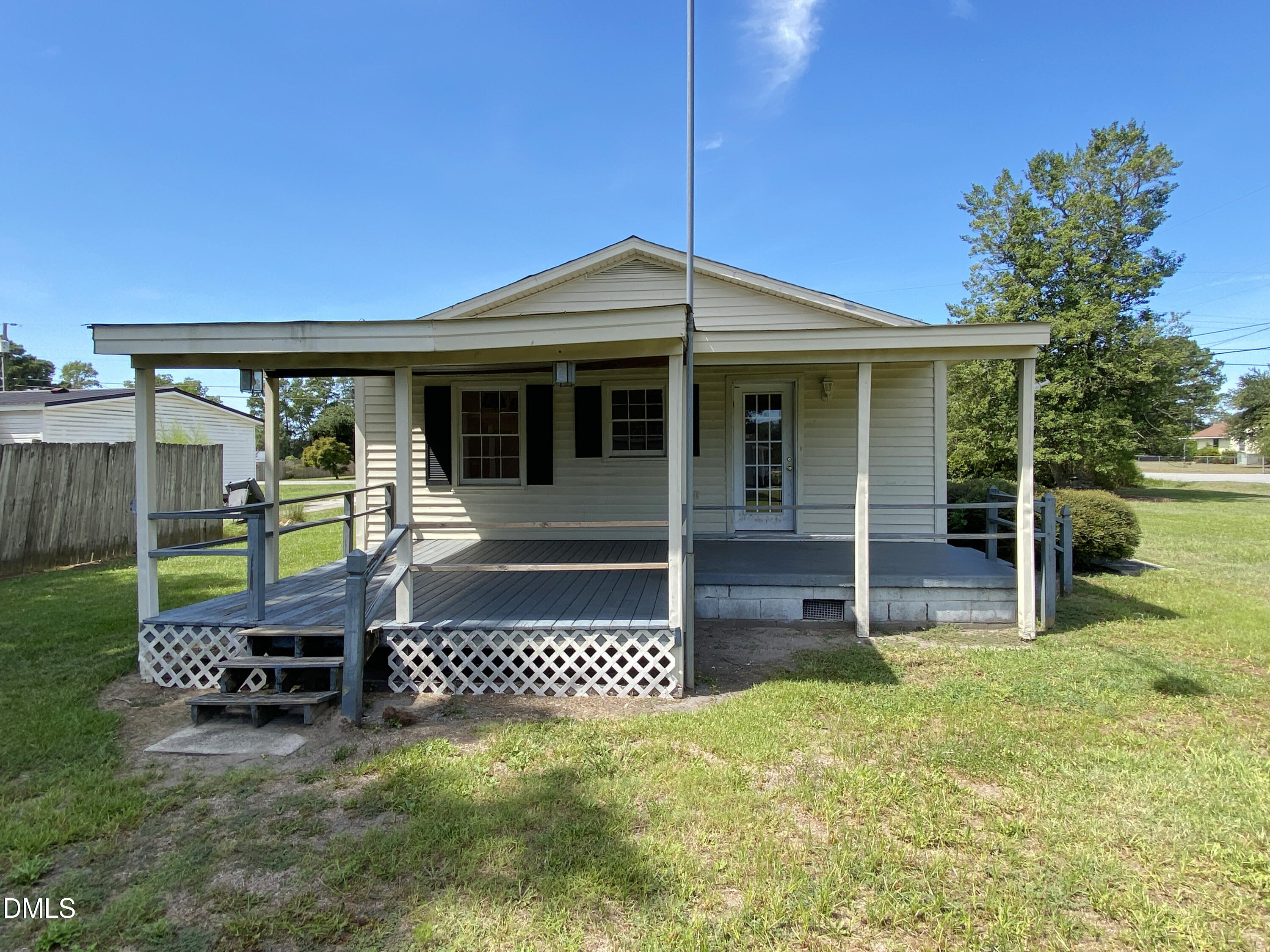 513 Pear Street Property Photo 2