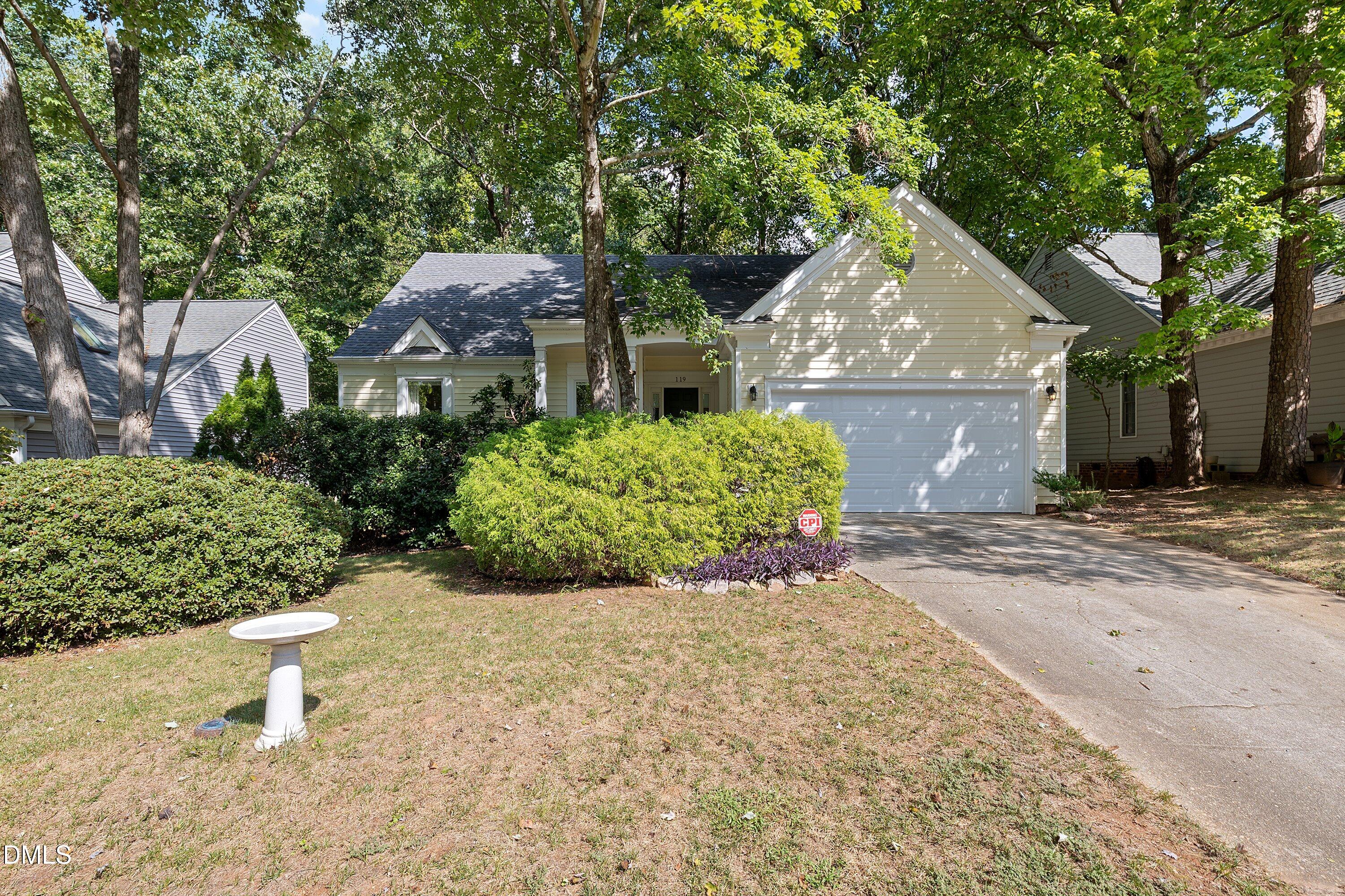 119 E Laurenbrook Court Property Photo 2