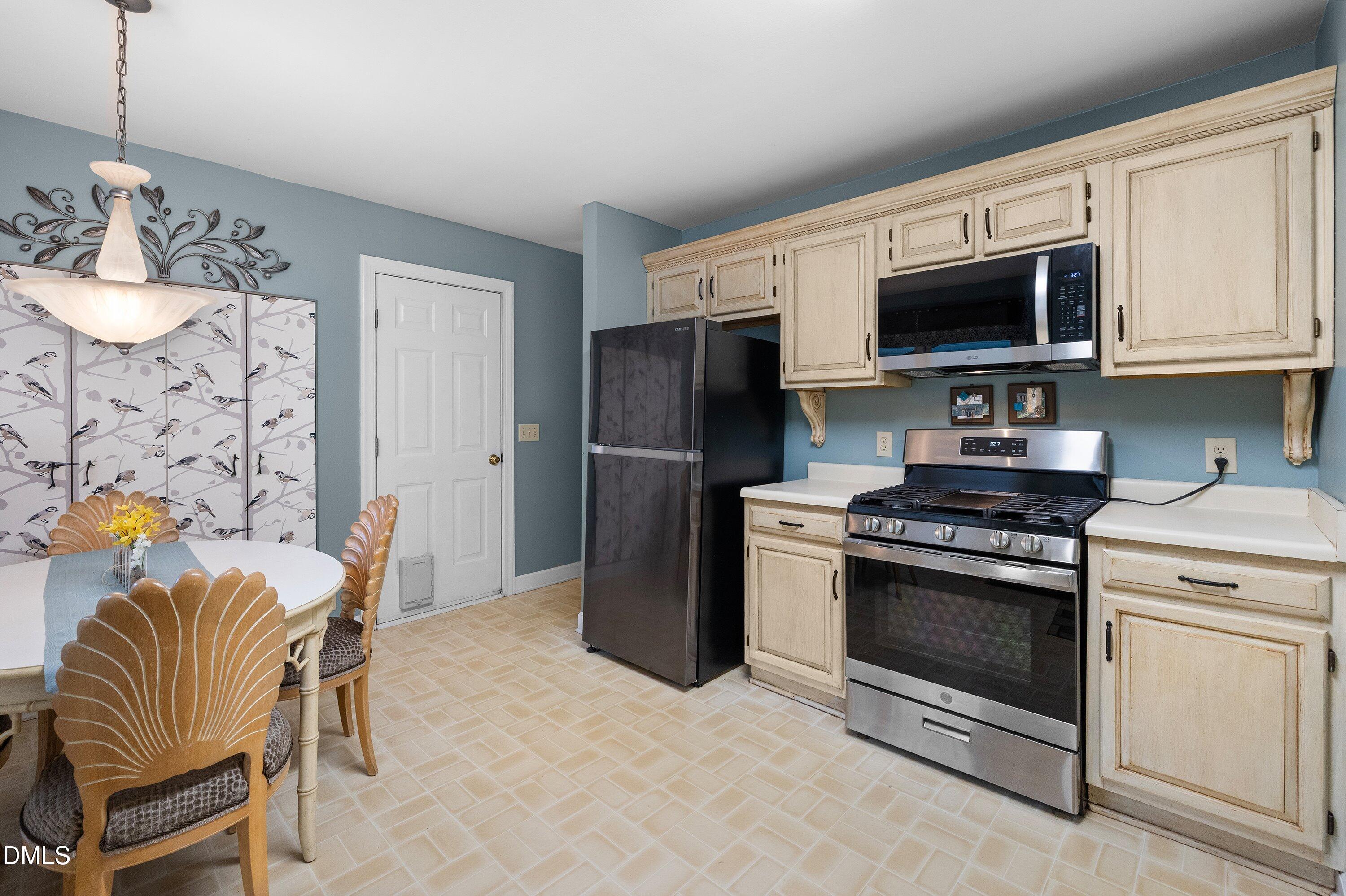 119 E Laurenbrook Court Property Photo 14