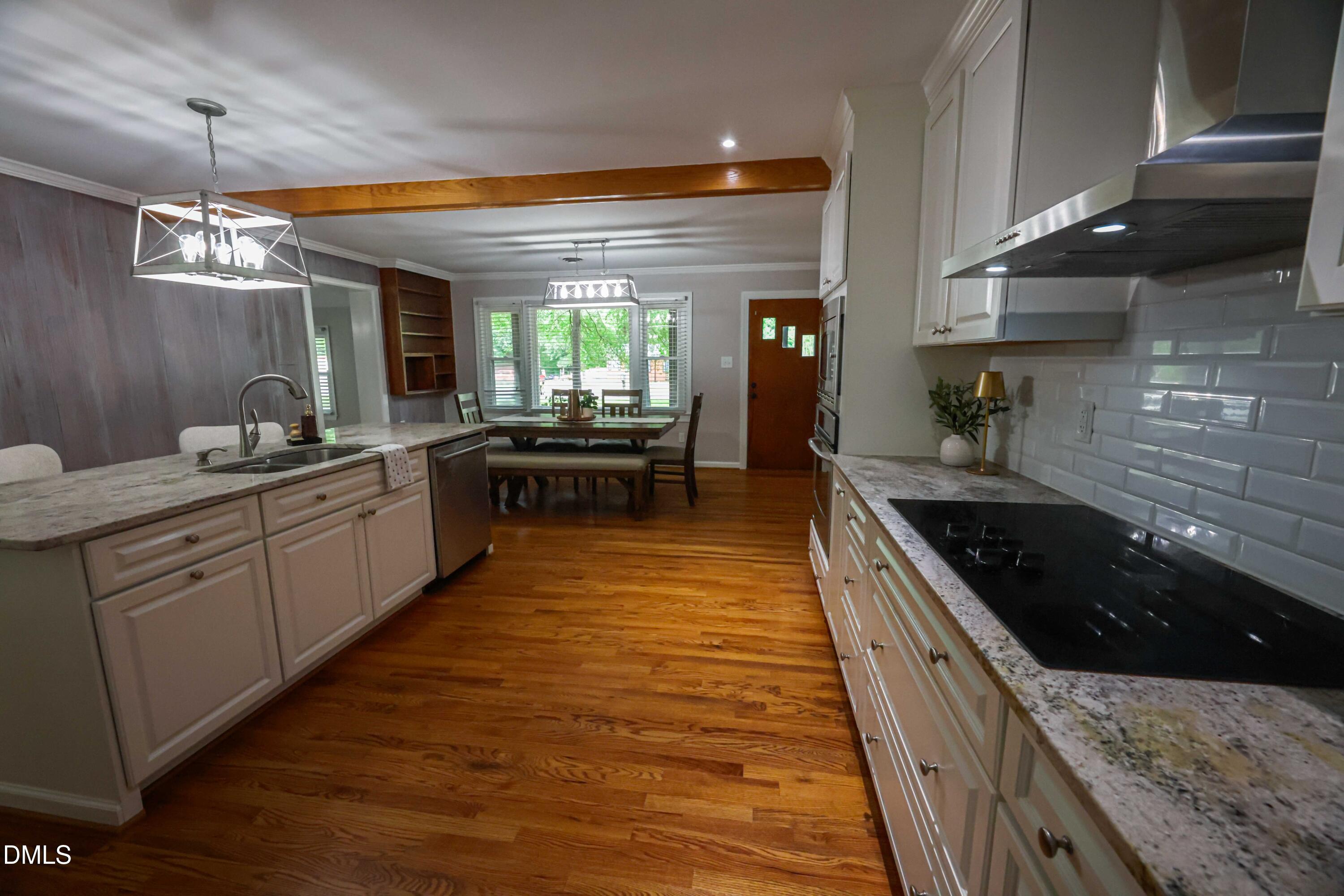 2815 W 3rd Street Property Photo 5