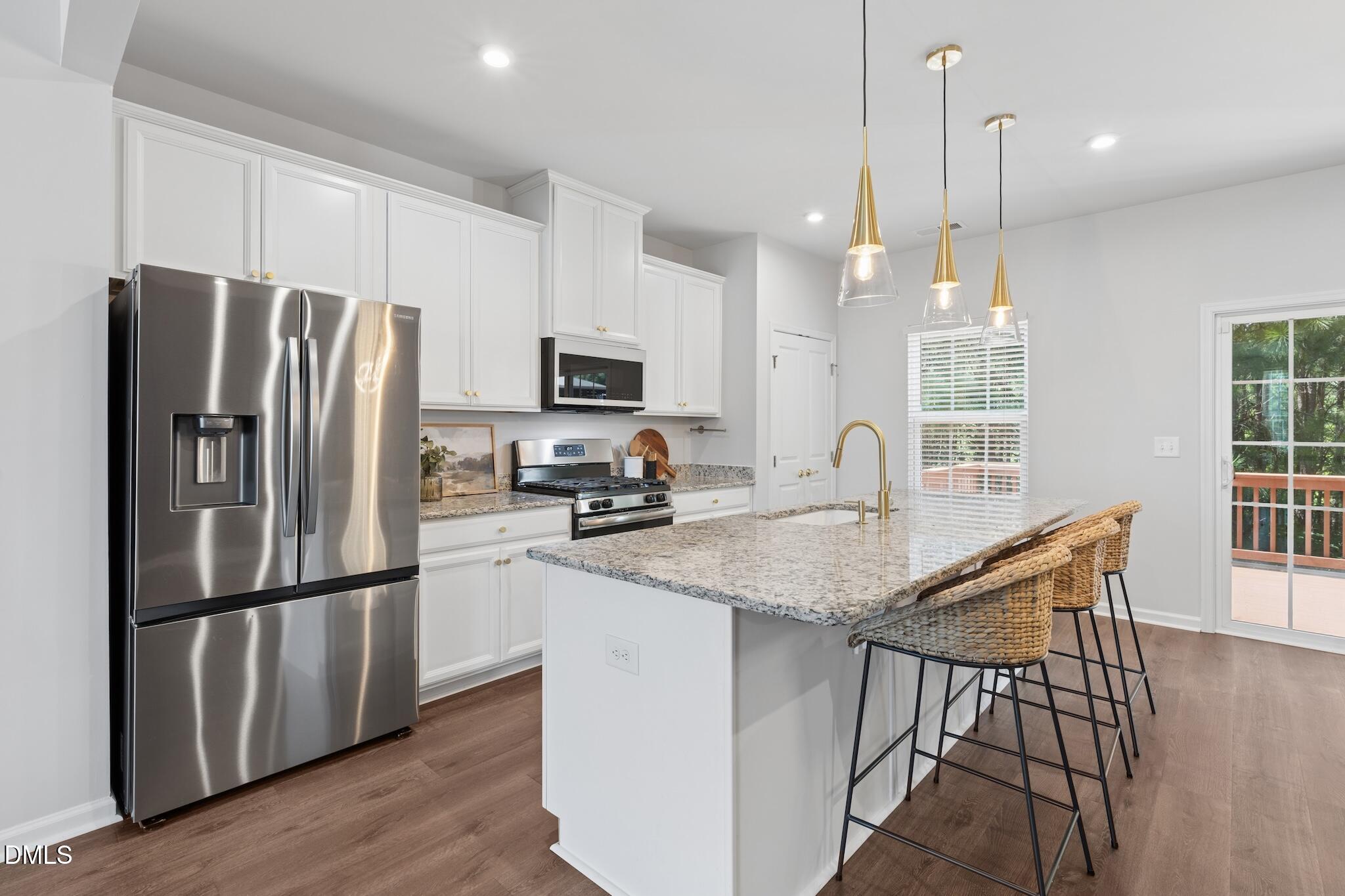 415 Cross Country Way Property Photo 2