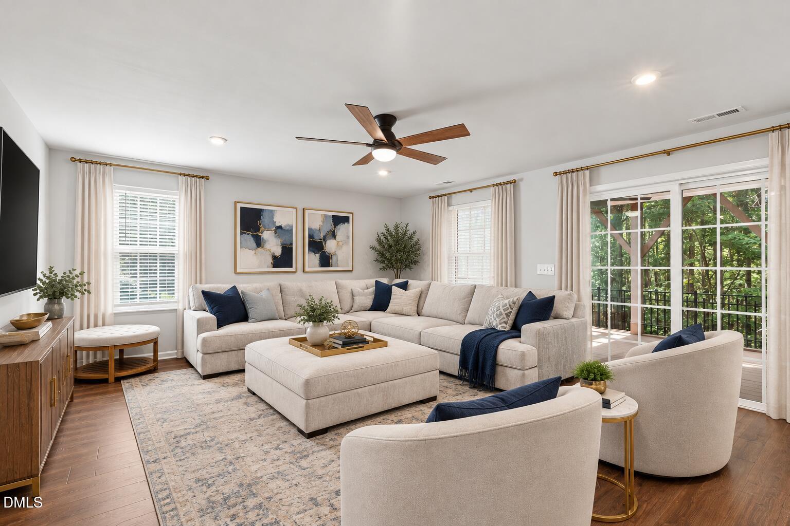 415 Cross Country Way Property Photo 3