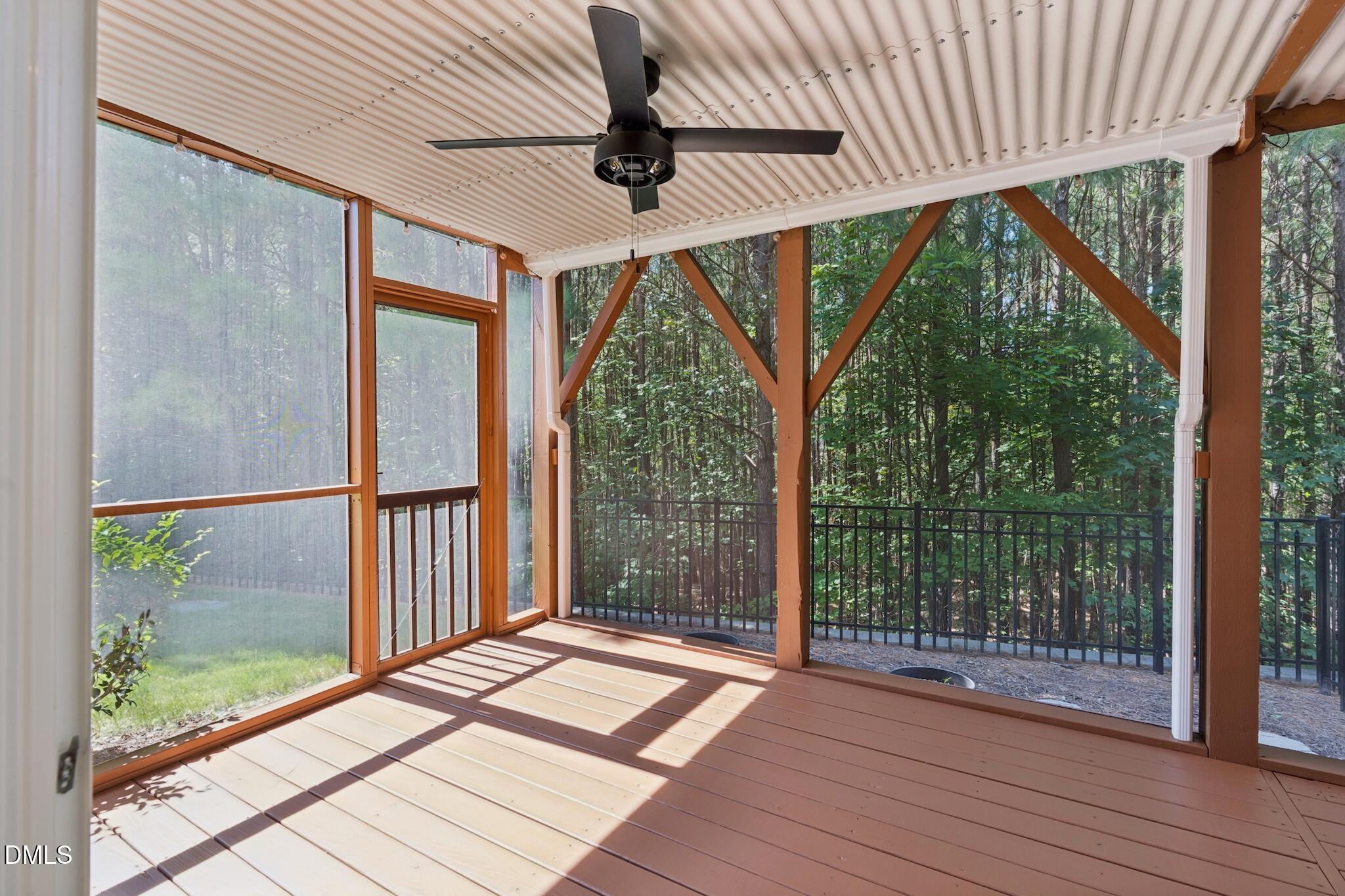 415 Cross Country Way Property Photo 5