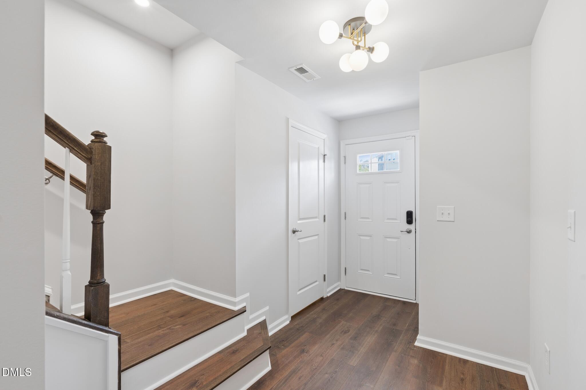 415 Cross Country Way Property Photo 7