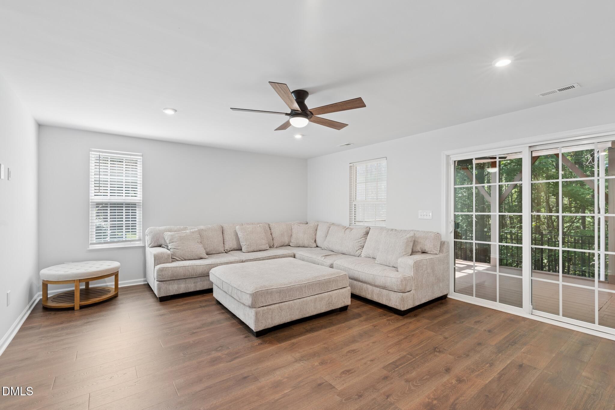 415 Cross Country Way Property Photo 10