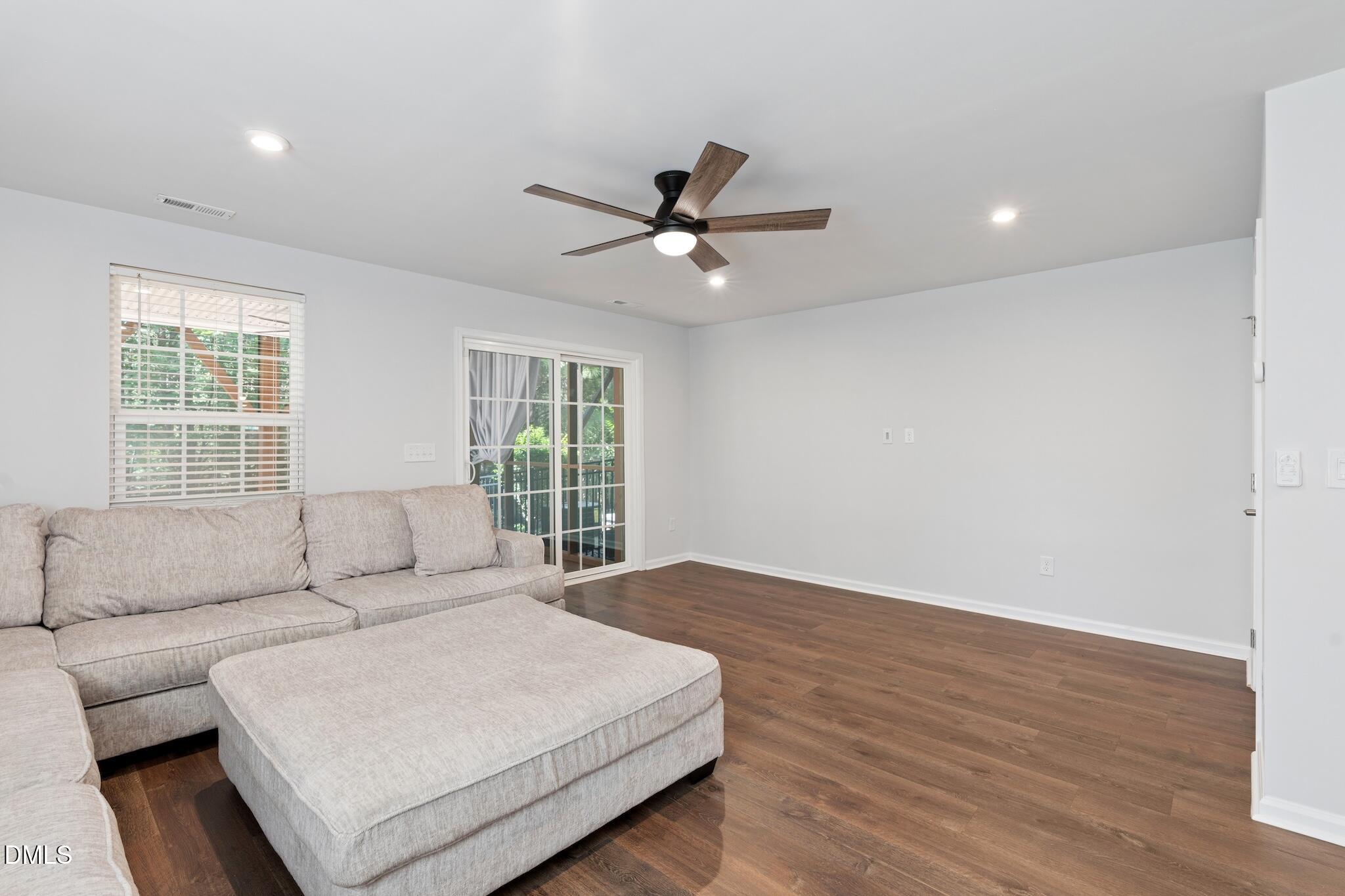 415 Cross Country Way Property Photo 11