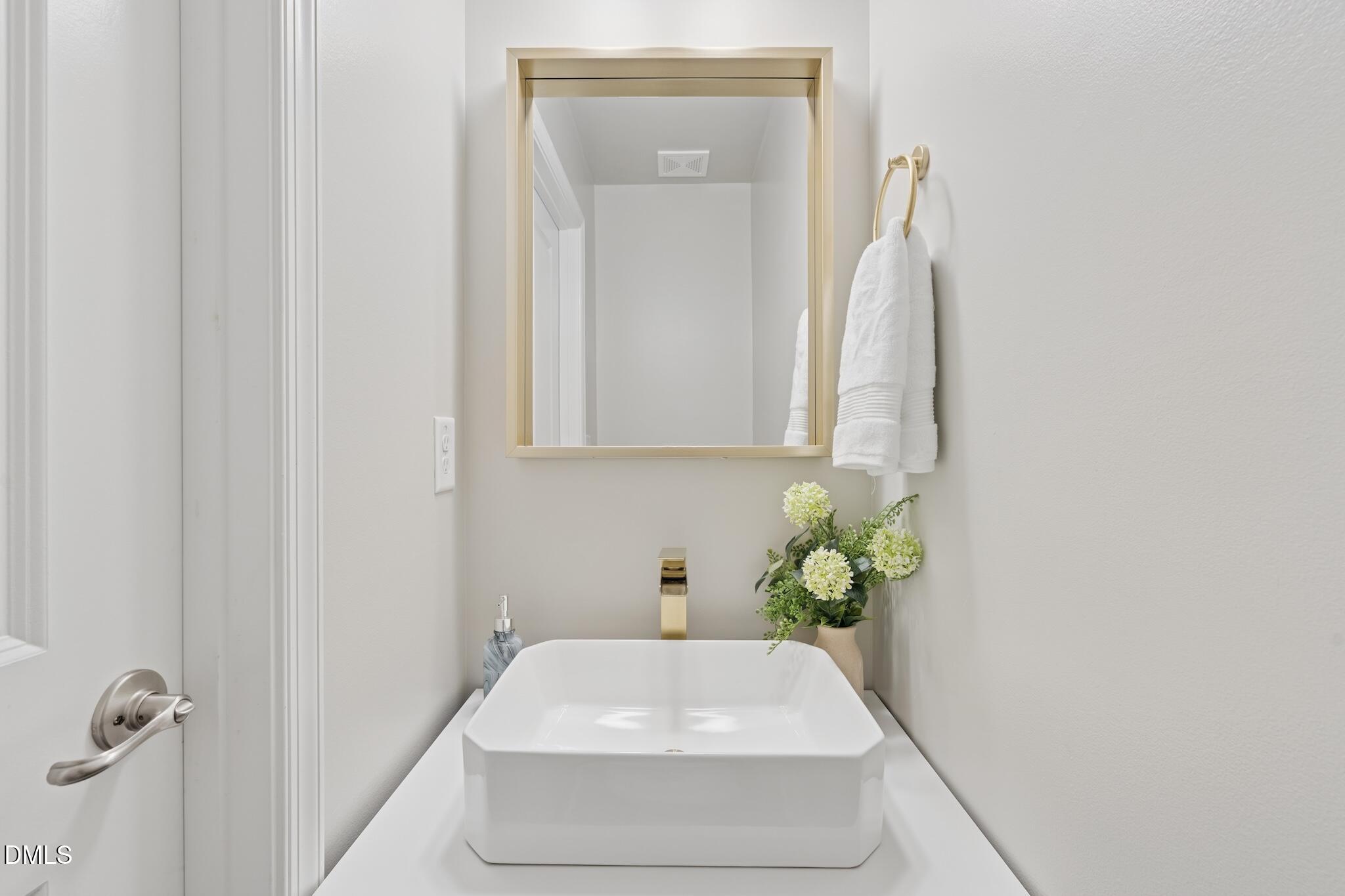 415 Cross Country Way Property Photo 16