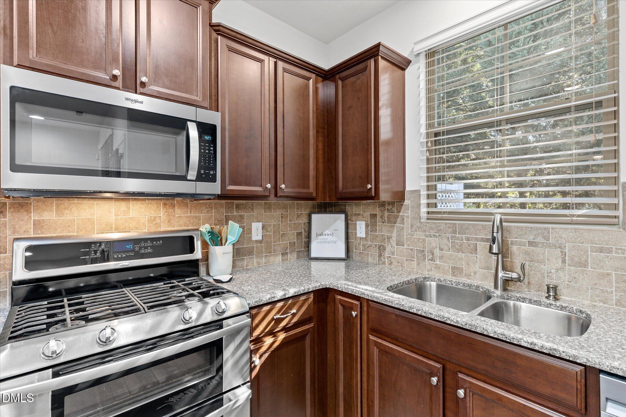 10007 Lynnberry Place Property Photo 10